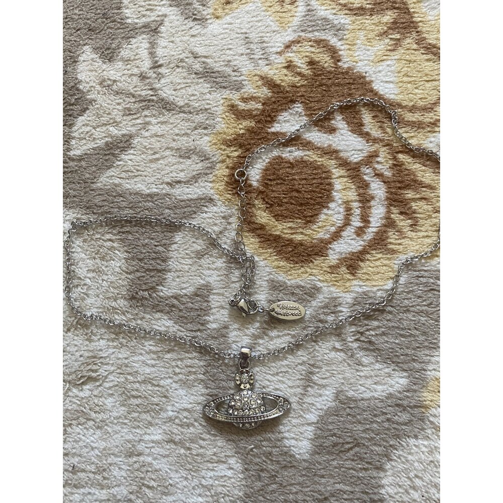 West Gümüş Renk Kolye