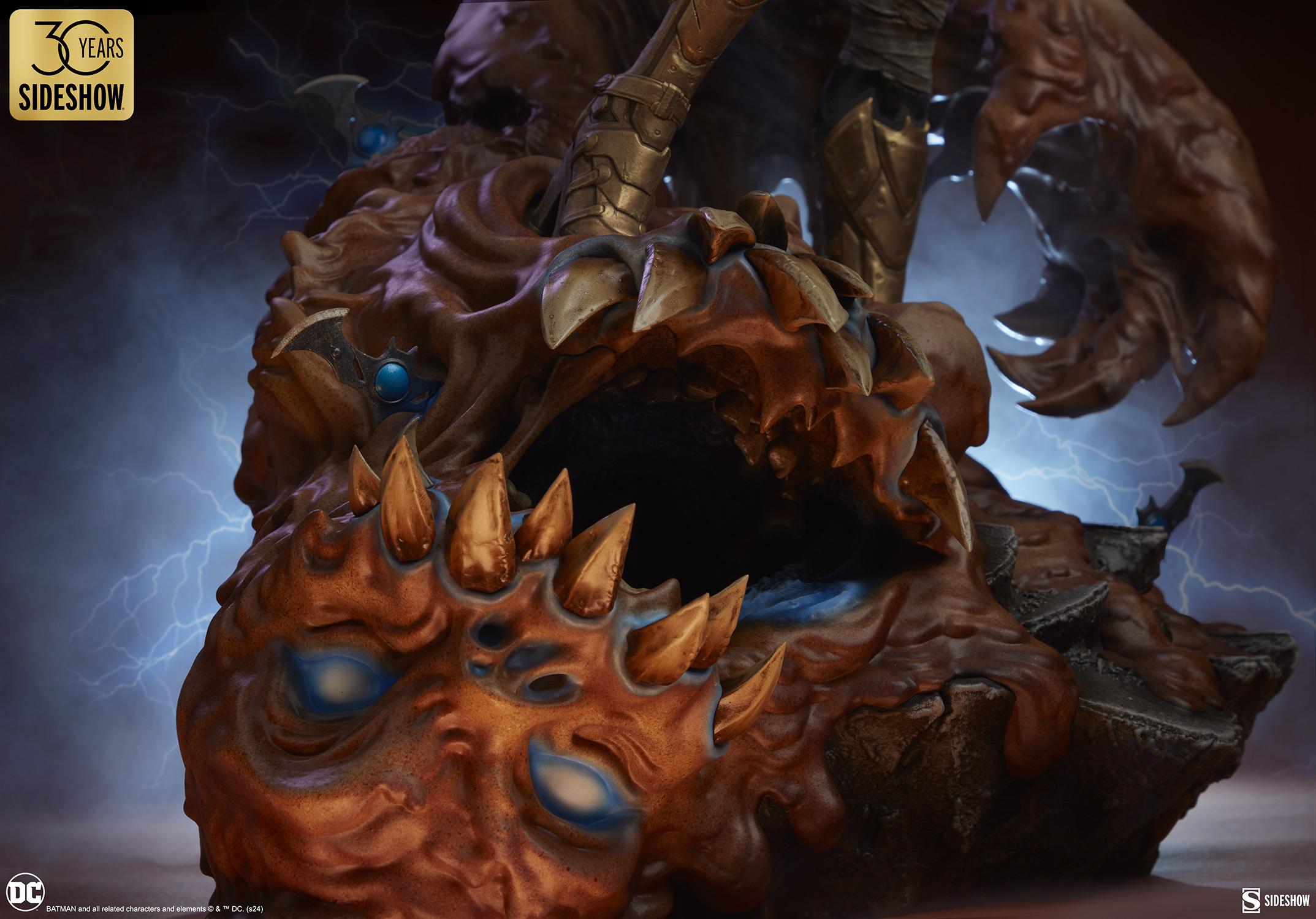 Batgirl Premium Format Figure