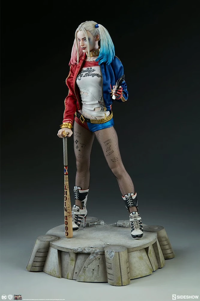 HARLEY QUINN Premium Format™ Figure by Sideshow Collectibles
