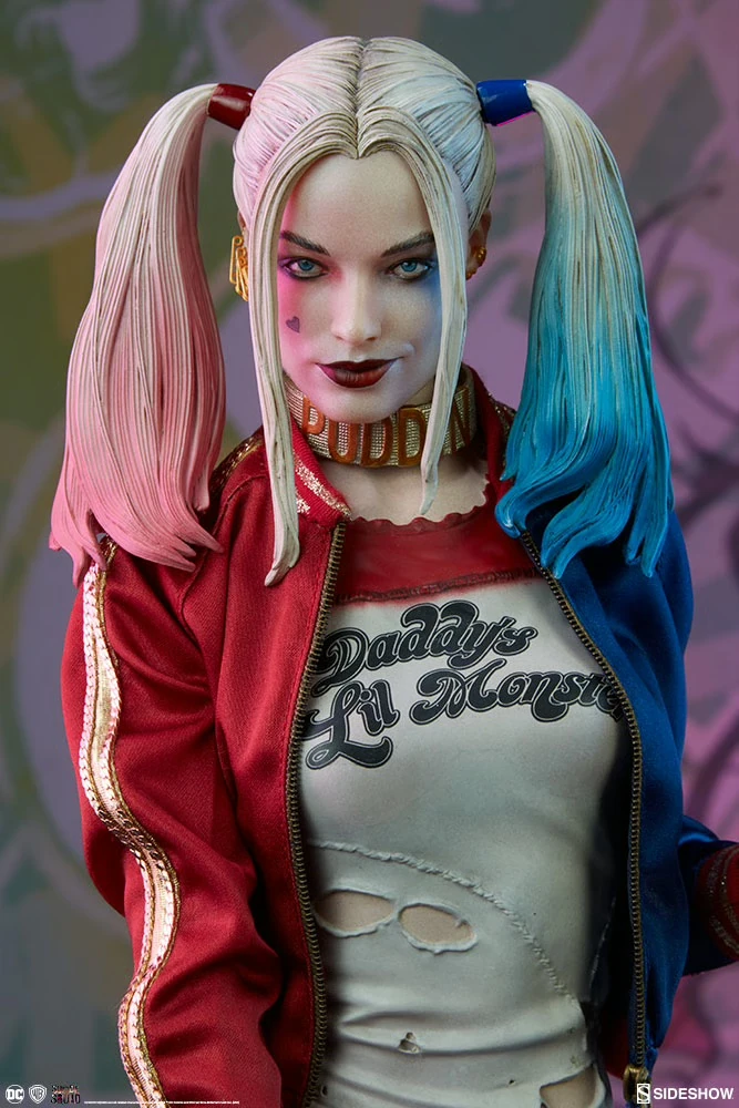 HARLEY QUINN Premium Format™ Figure by Sideshow Collectibles
