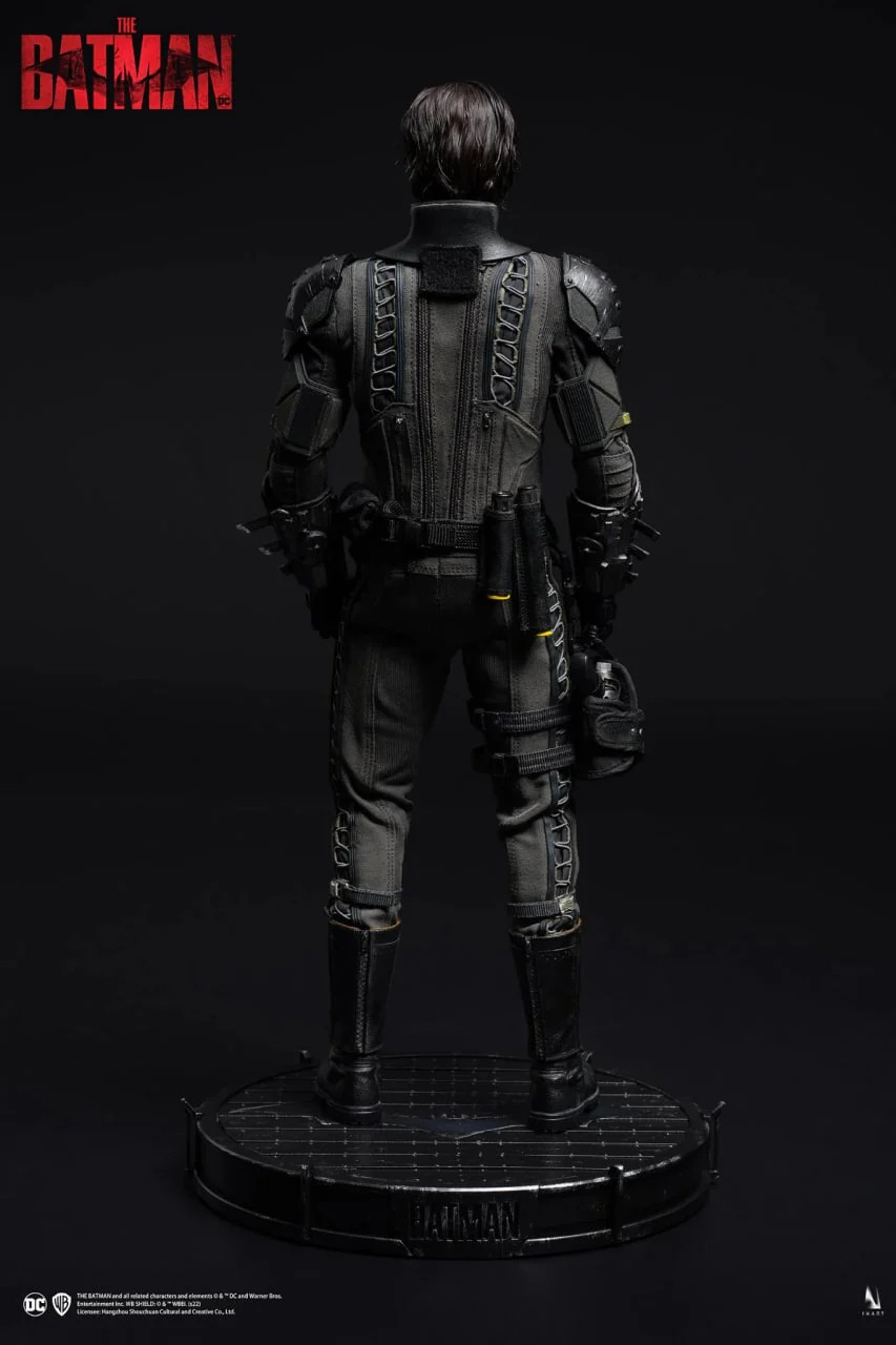 INART The Batman 1:6 Scale Collectible Figure (Premium Edition) (Rooted Hair)