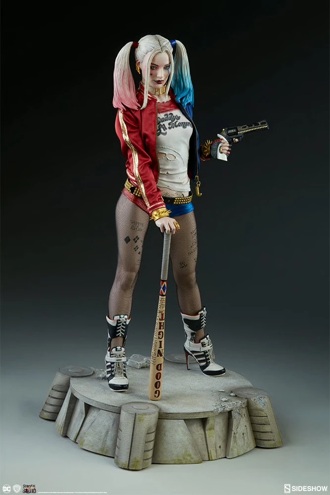 HARLEY QUINN Premium Format™ Figure by Sideshow Collectibles