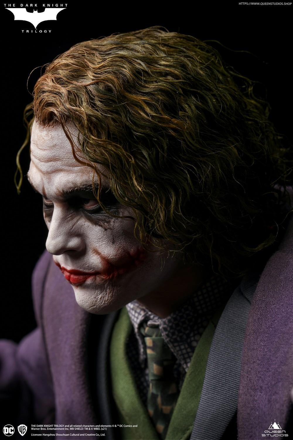 The Dark Knight Joker 1:4 Scale Statue (Artist Edition)