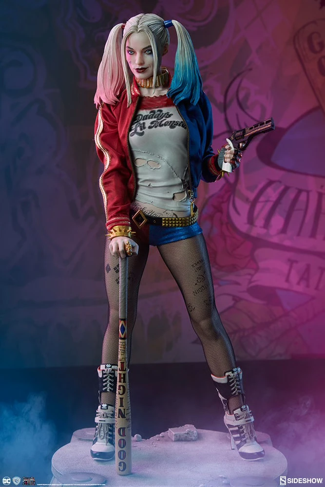 HARLEY QUINN Premium Format™ Figure by Sideshow Collectibles