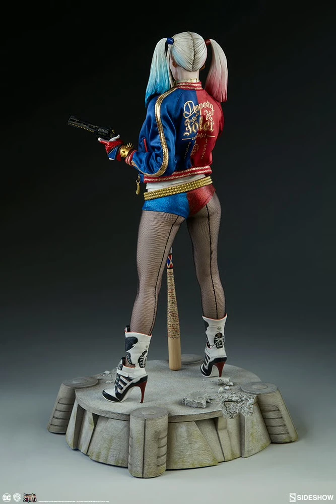 HARLEY QUINN Premium Format™ Figure by Sideshow Collectibles
