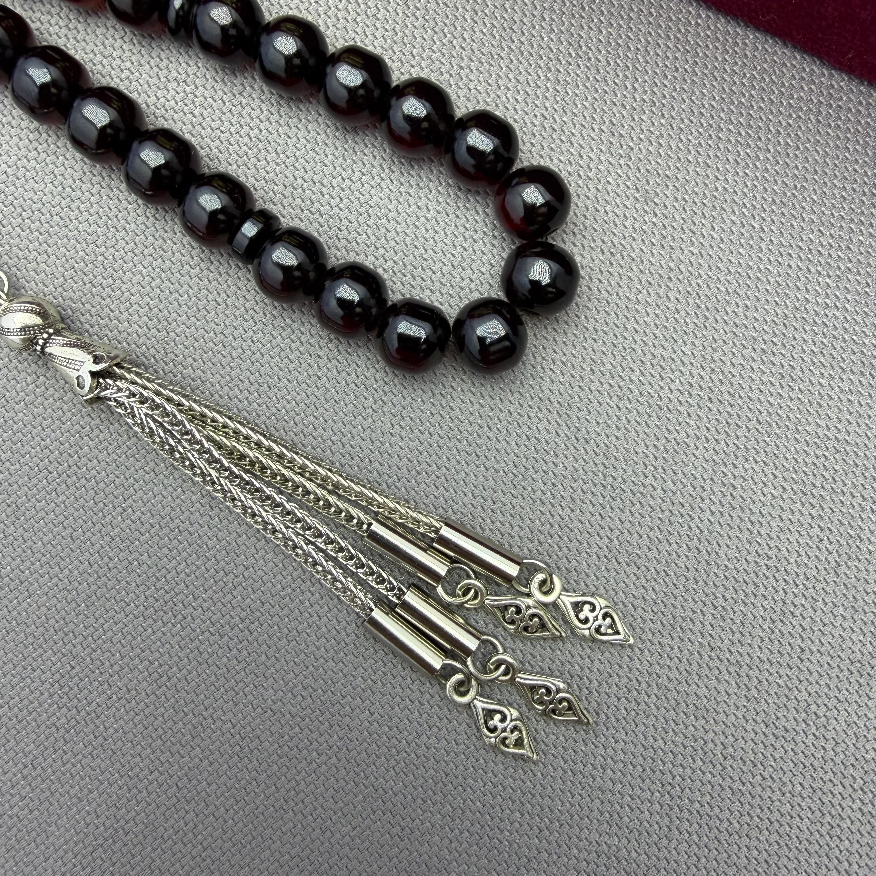 Alpaka Püsküllü Koyu vişne Renk Tekerlek Kesim Sıkma Kehribar Tespih