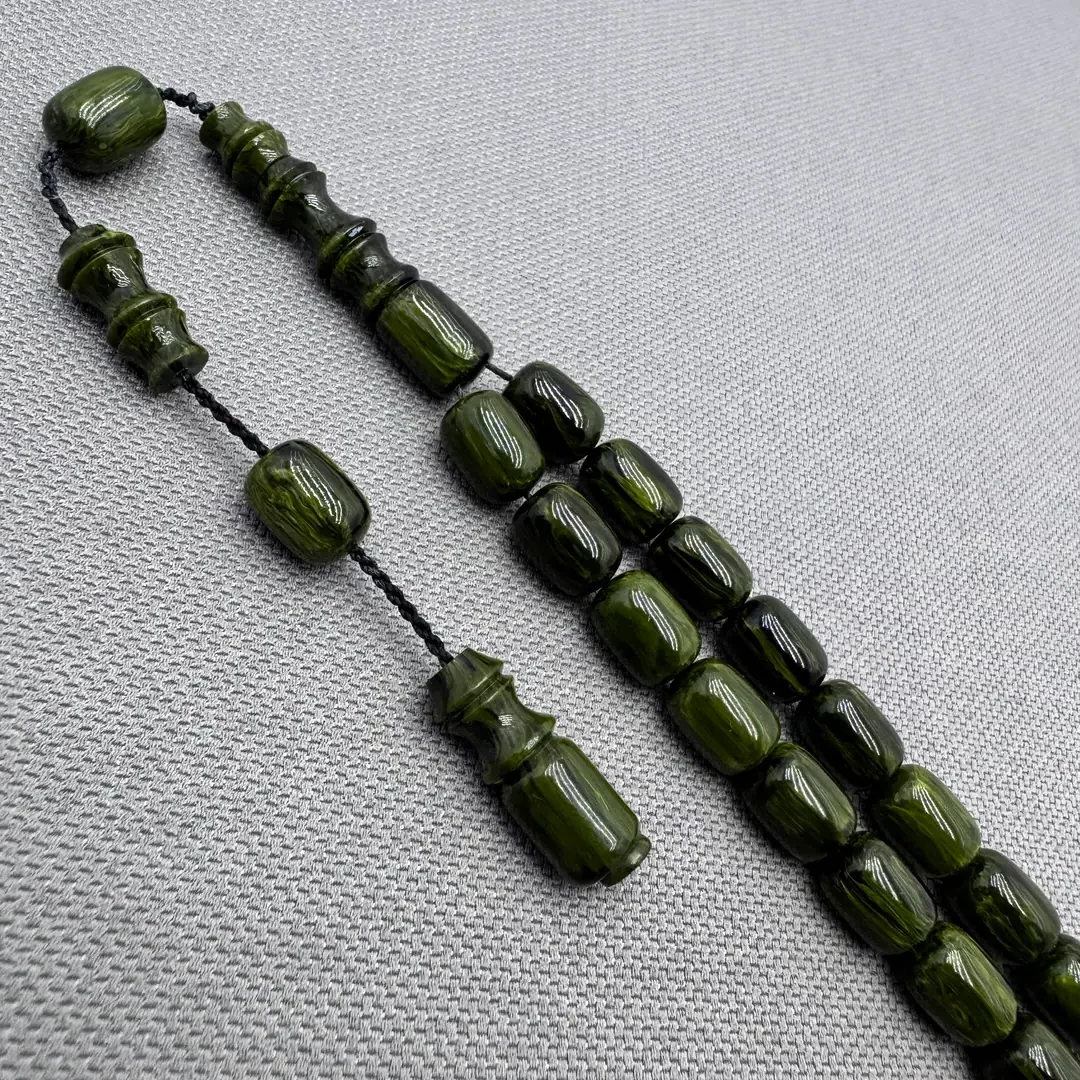 Usta İşçilikli Yeşil Yoğun Hareli Sıkma Kehribar Tespih