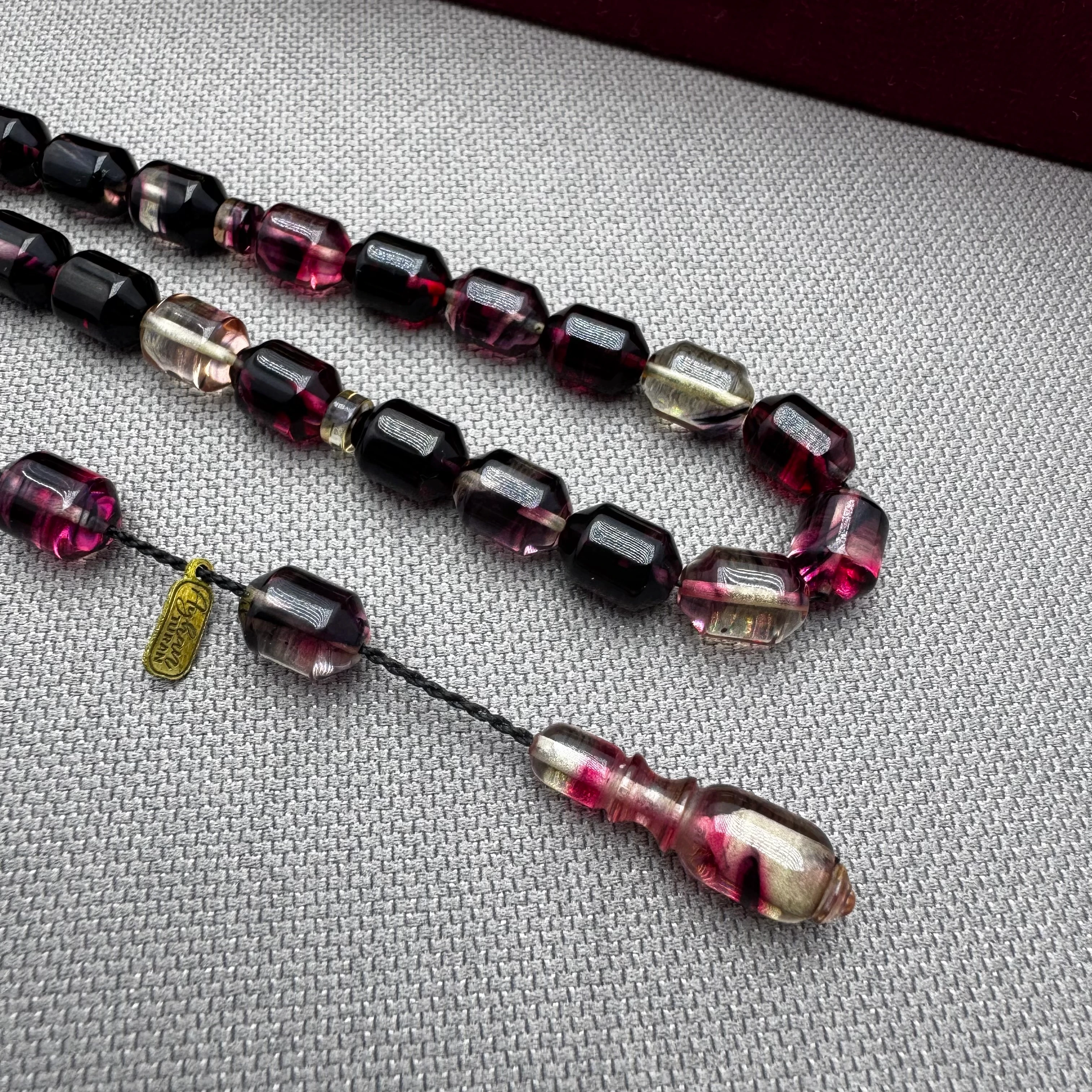 Ayhan TURAN Usta İşçilikli Kırmızı Siyah Hareli Özel Döküm Ateş Kehribar Tespih