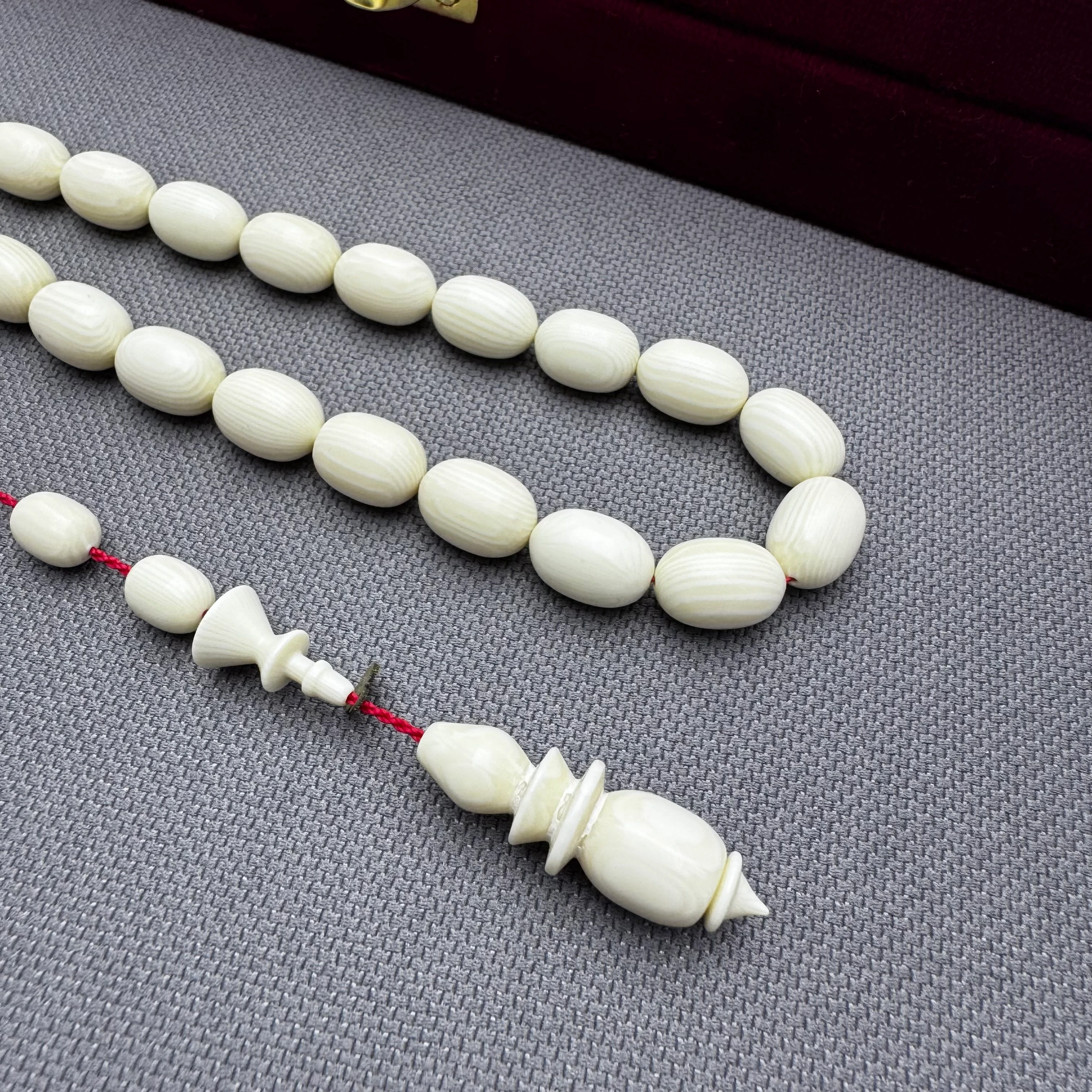 Muhammed ERDEN Usta İşçilikli Harika Dokulu Damarlı Bitkisel Fildişi Tespih