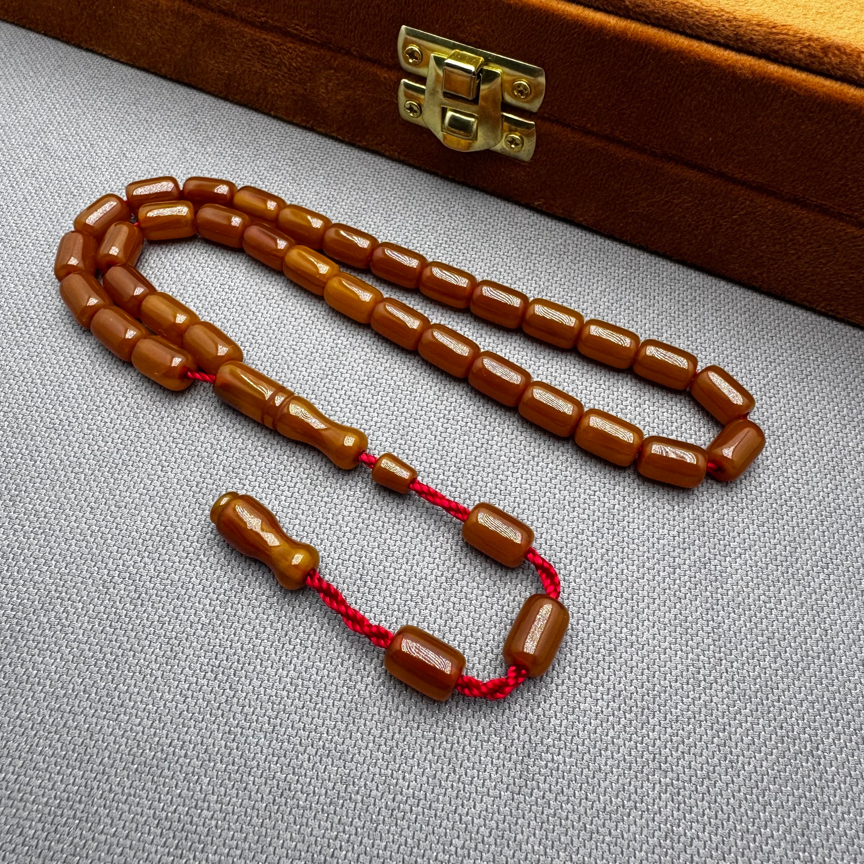 Buğulu Hamur Dik Damarlı Karamel Renk Sıkma Kehribar Tespih