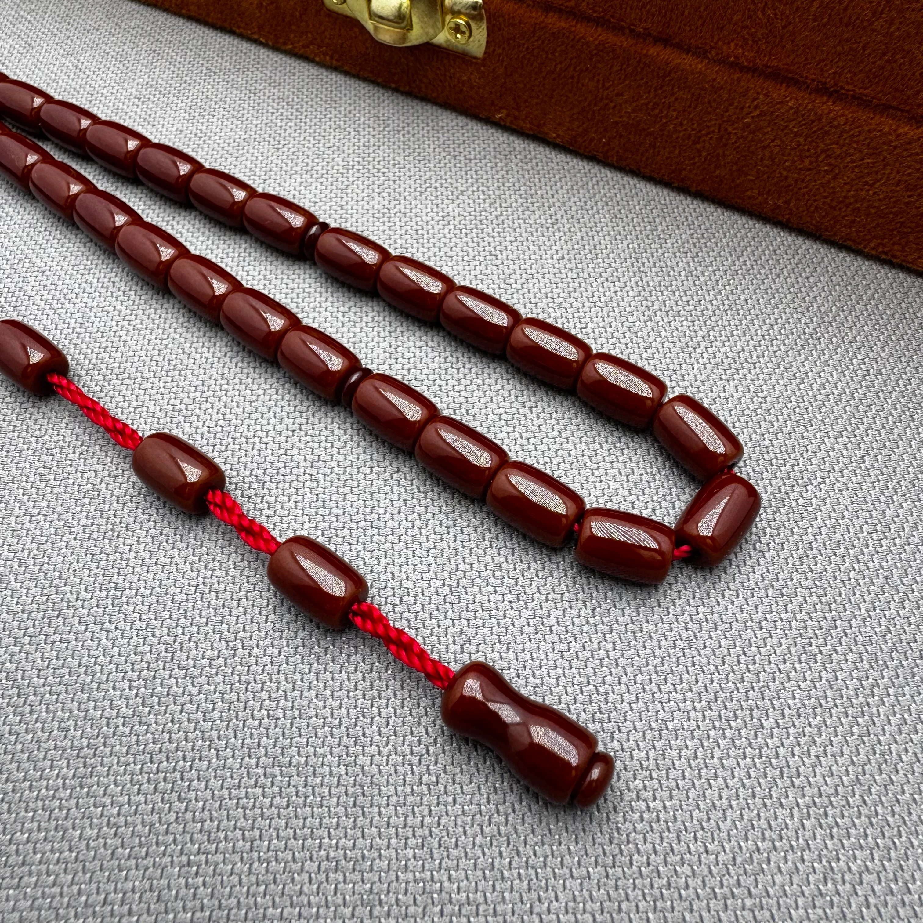 Çikolata Rengi Kapsül Kesim Muazzam Çekim Kalitesi Alman Sıkma Kehribar Tespih