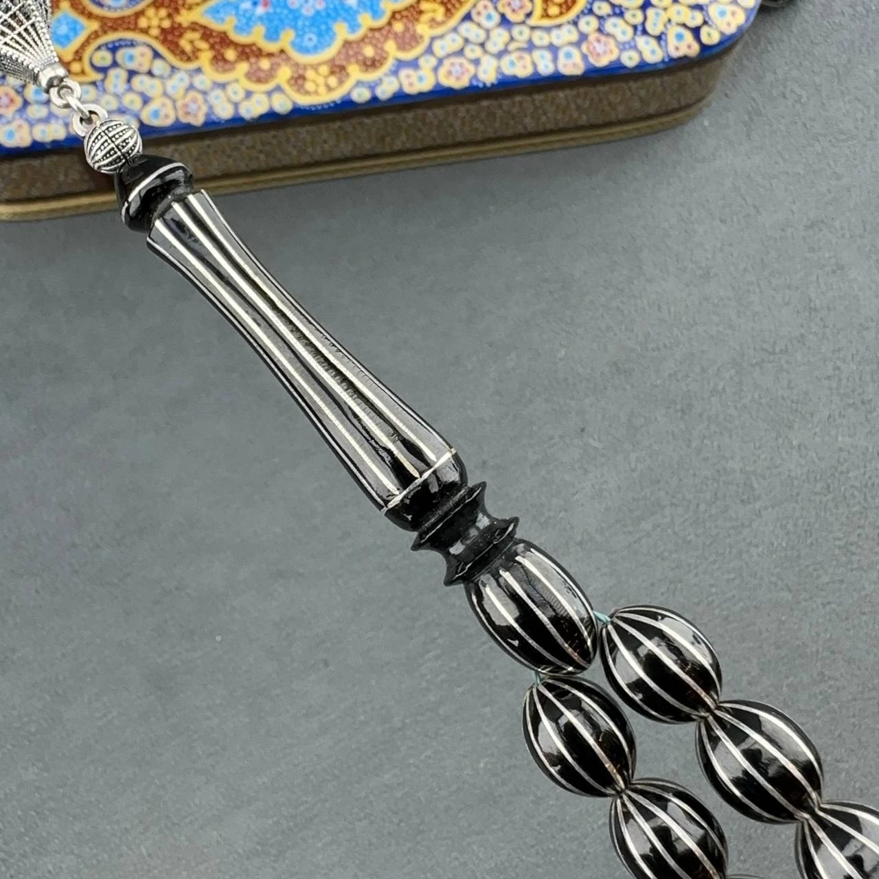 Türker KIZILELMA Usta İşçilikli 925 Ayar Ağır Gümüş Püsküllü Beyzi Model Orjinal Oltu Taşı Tesbih