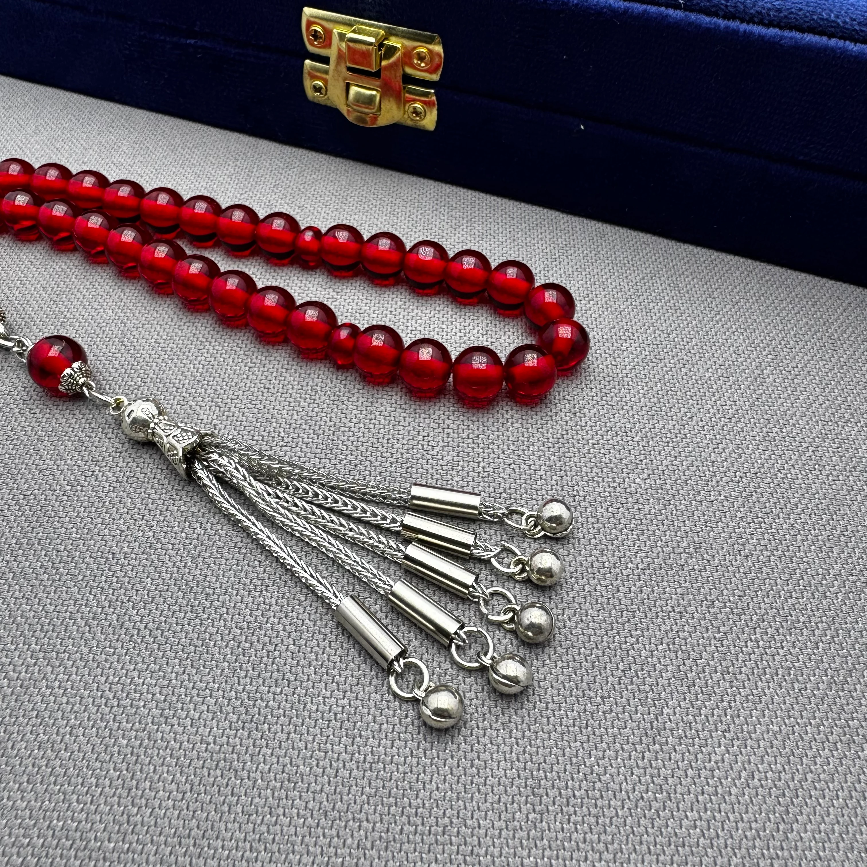 Alpaka Püsküllü Beş Sallantılı Kırmızı Küre Kesim Ateş Kehribar Tespih