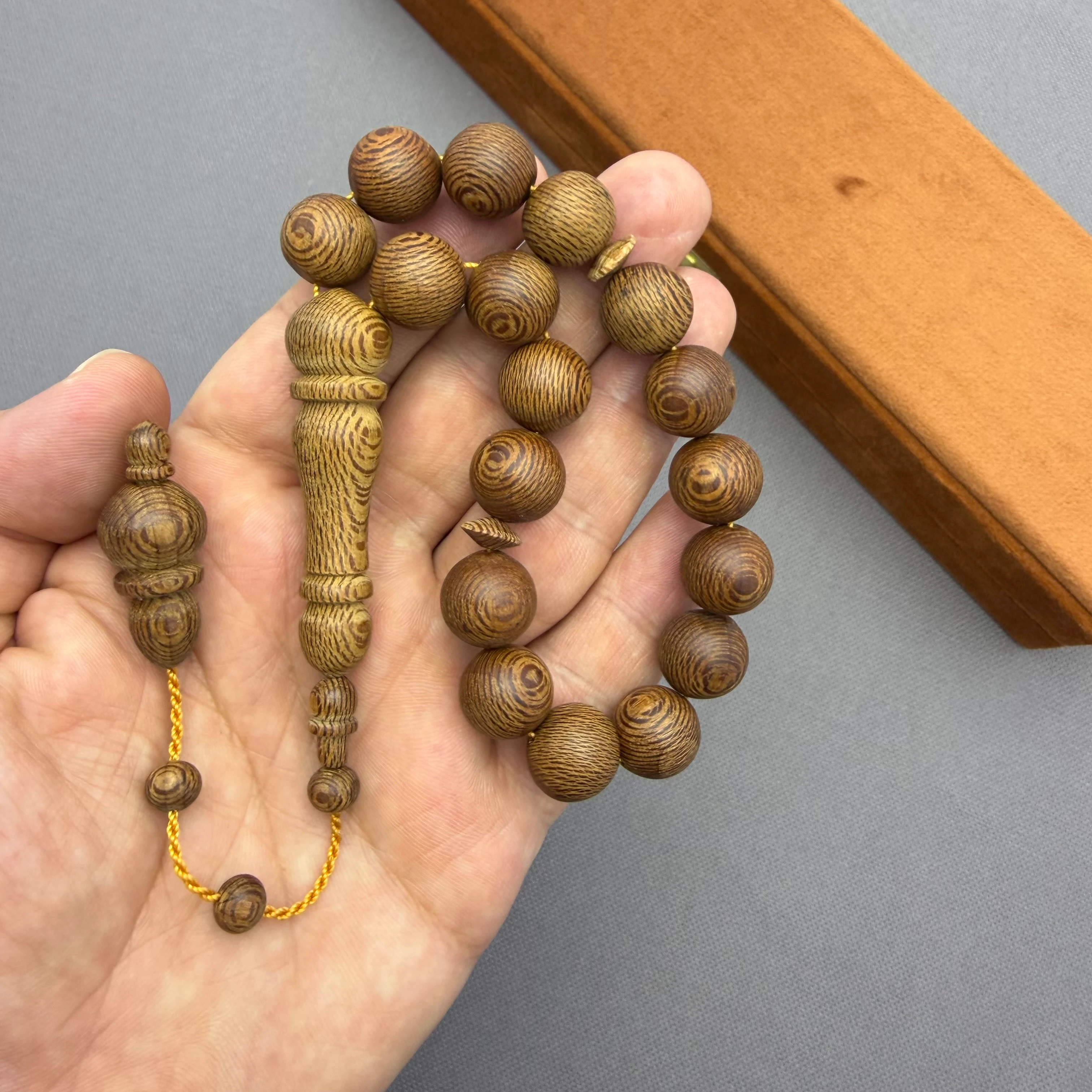 Yüz Yıldan Fazla Bir Tarih Doğal Dokulu Çınar Ağacı Tespih