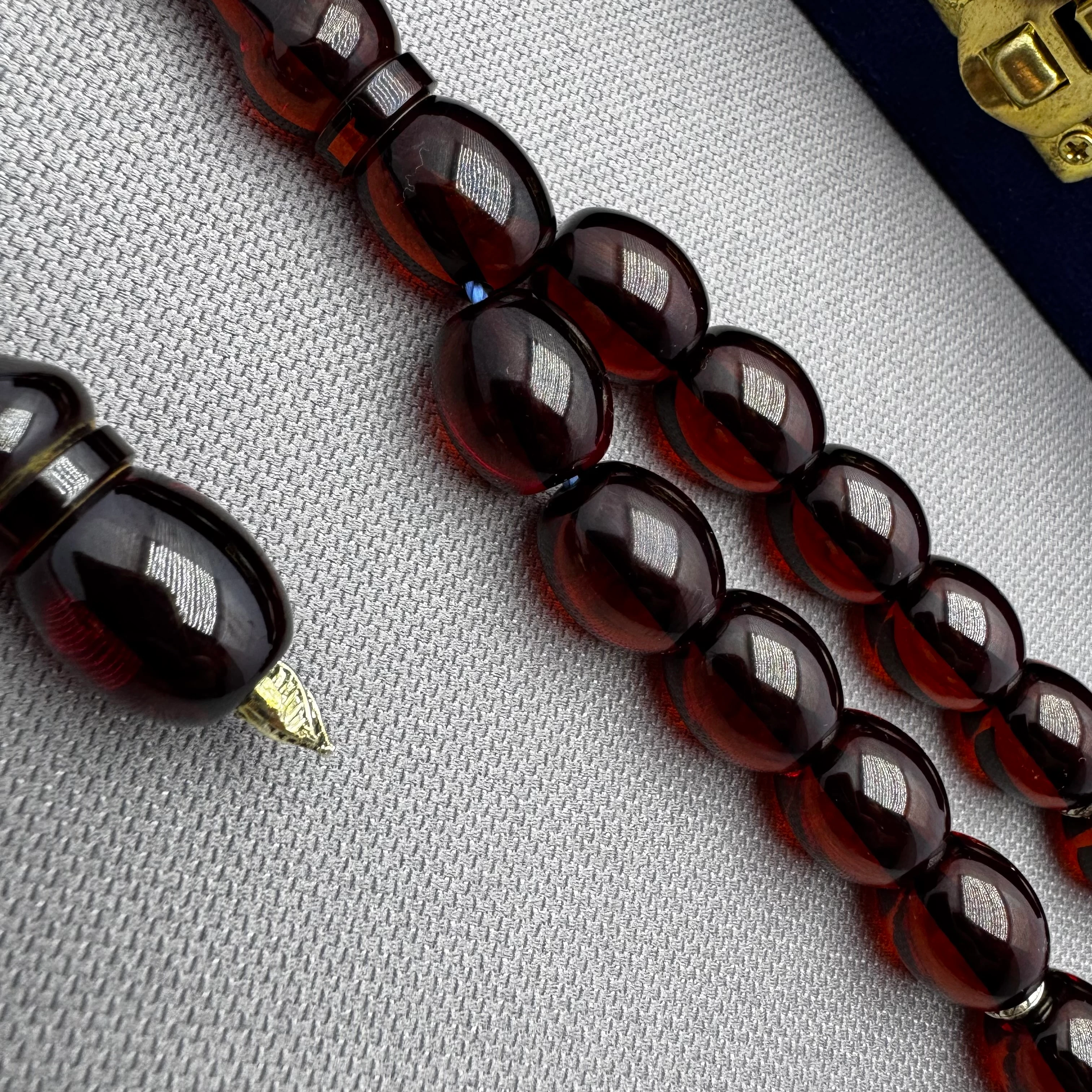 Zeyzun Usta İşçilikli Özel Çay Rengi Badem Kesim Efe Maskot Tespih