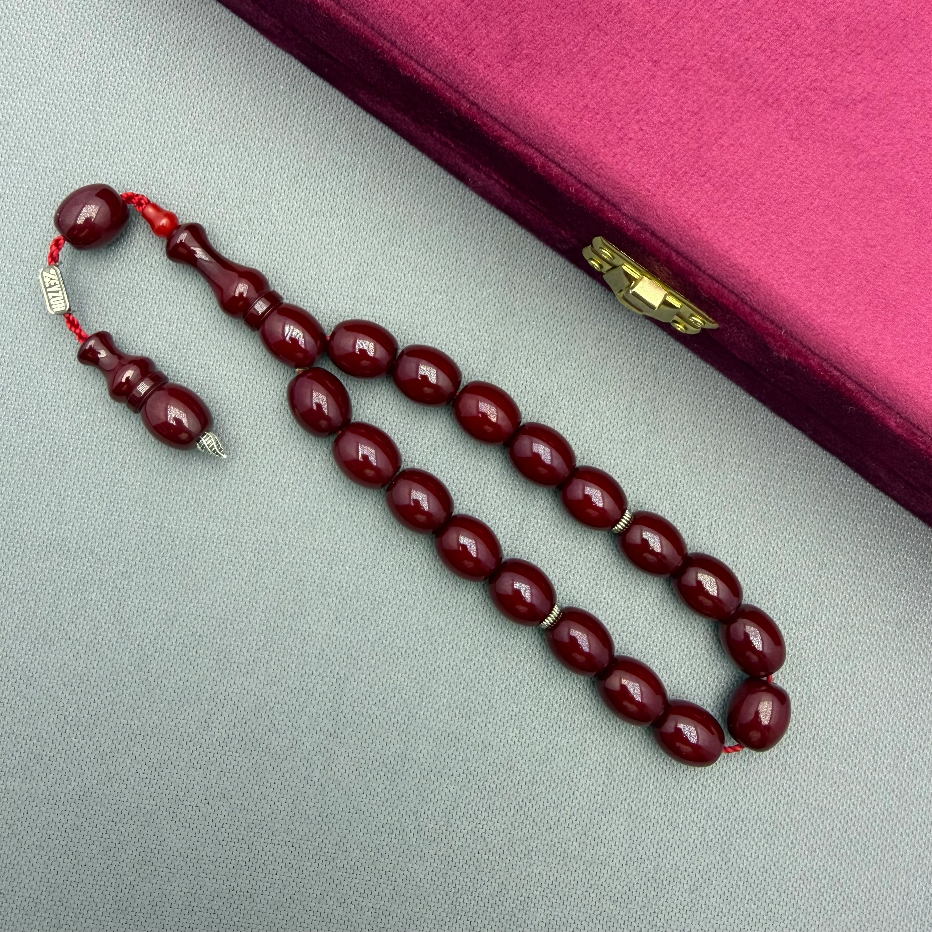 Zeyzun Usta İşçilikli Kapsül Kesim Bordo Efe Maskot Sıkma Kehribar Tespih