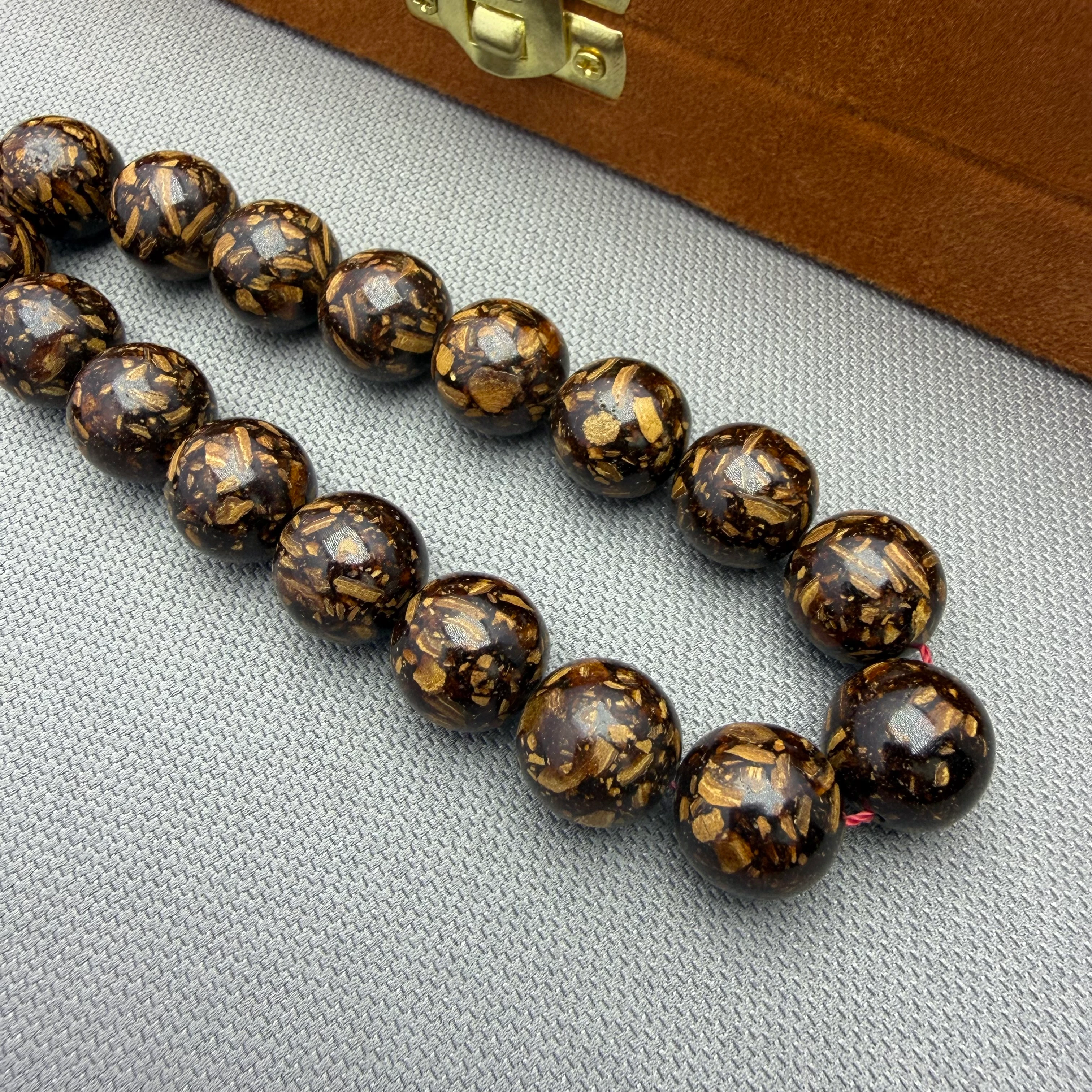 Usta İşçilikli Kokusu Üzerinde Orjinal Tarçın Ağacı Efe Maskot Tespih