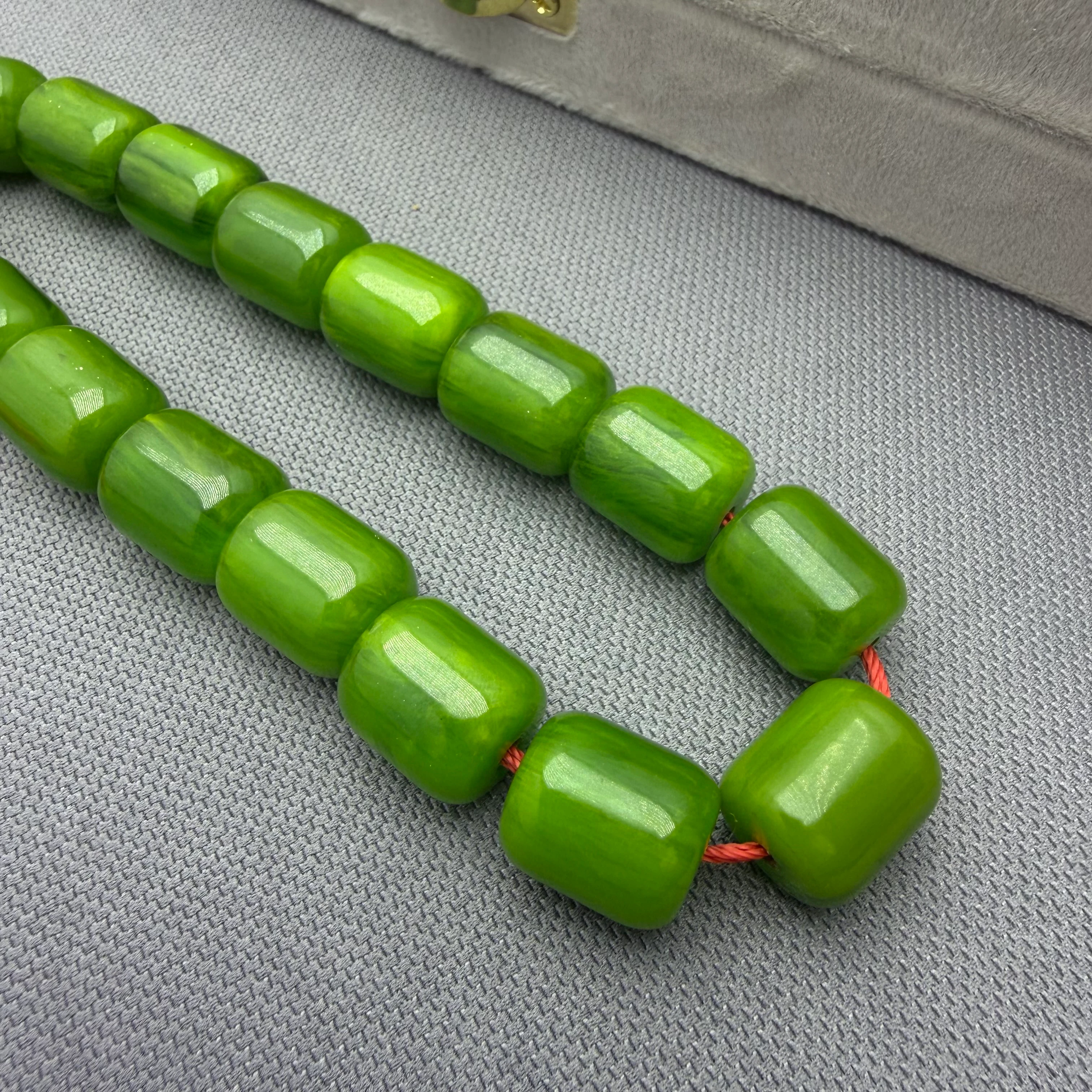 Usta İşçilikli Sistem Püsküllü Yeşil Dik Damar Hareli Alman Sıkma Kehribar Tespih