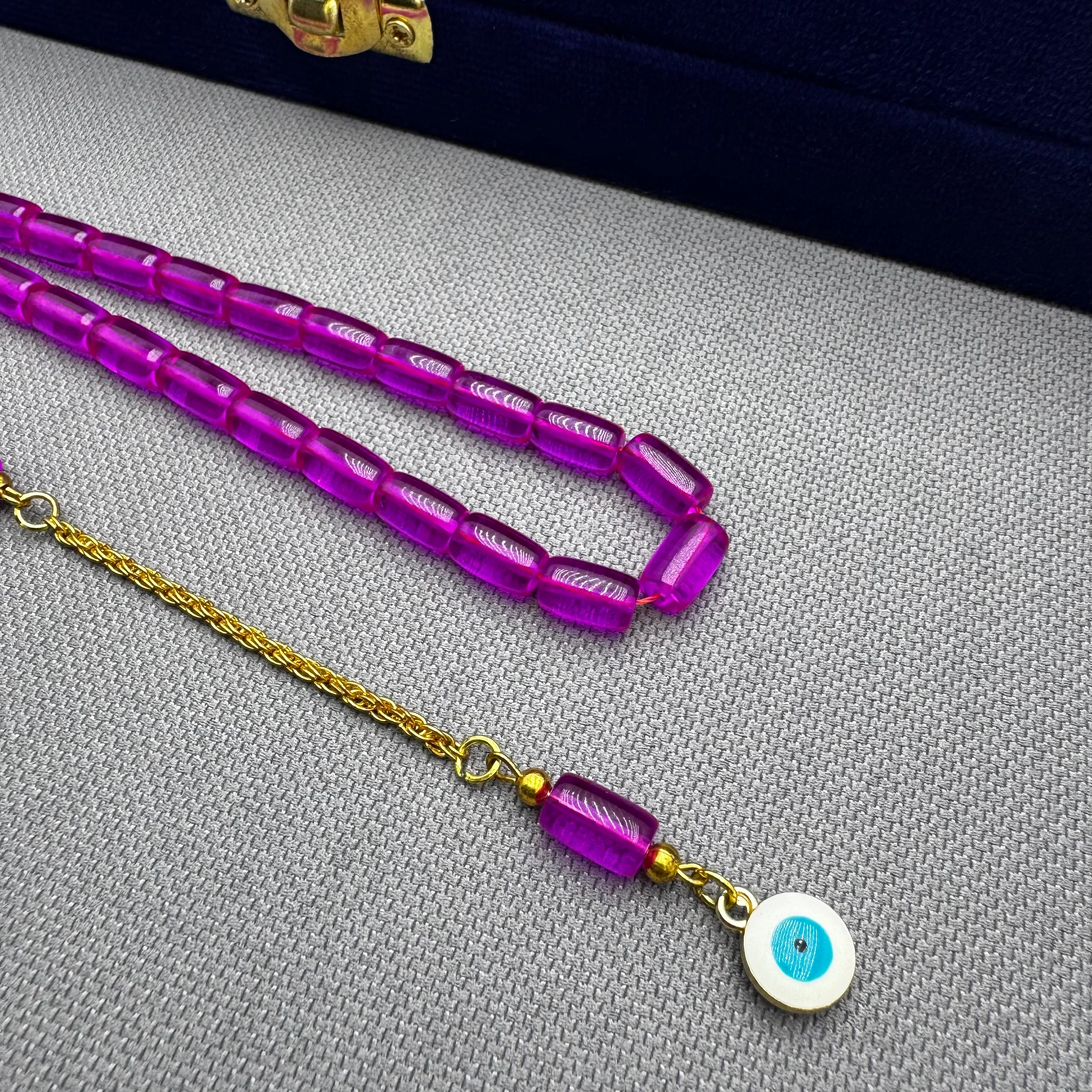 Nazar Boncuğu Detaylı Pirinç Püsküllü Bilek Boy Kapsül Kesim Mor Renk Uçak Camı Tespih