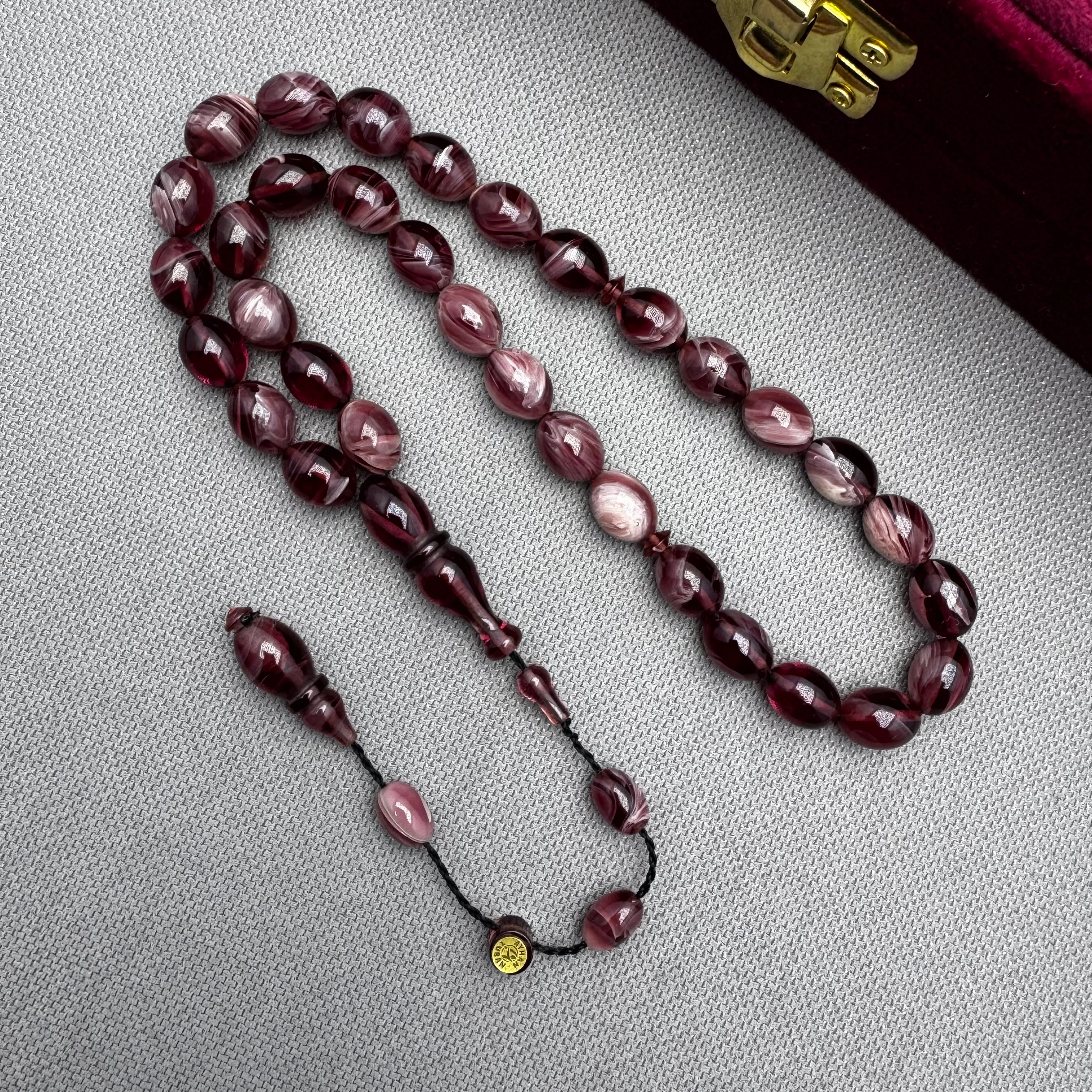 Ayhan TURAN Usta İşçilikli Bordo Renk Özel Döküm Hareli Beyzi Kesim Ateş Kehribar Tespih