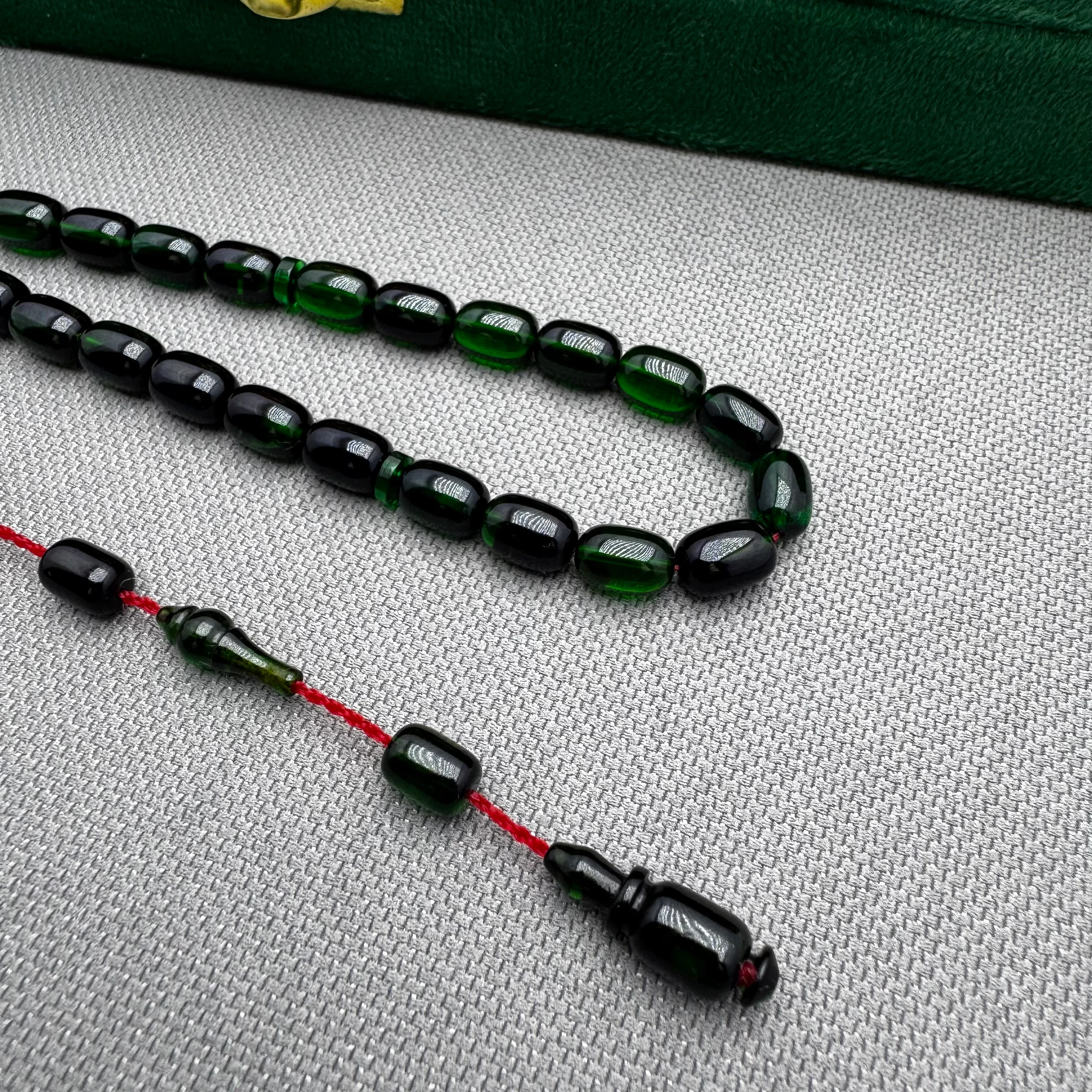 Salih ŞİRİN Usta İşçilikli Bilek Boy Halkalı İmame Yeşil Hareli Sıkma Kehribar Tespih