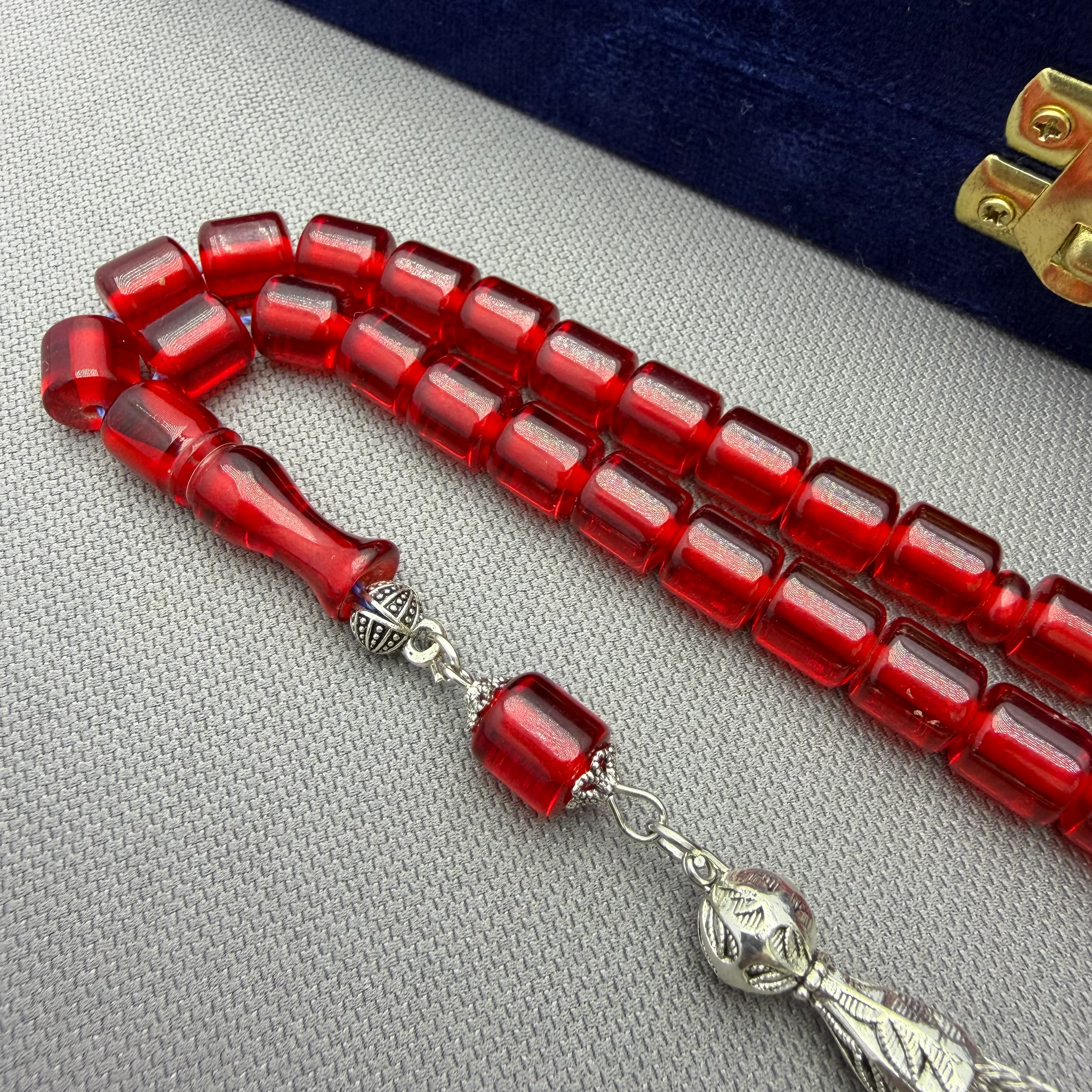 Alpaka Püsküllü Beş Sallantılı Kırmızı Kapsül Kesim Ateş Kehribar Tespih