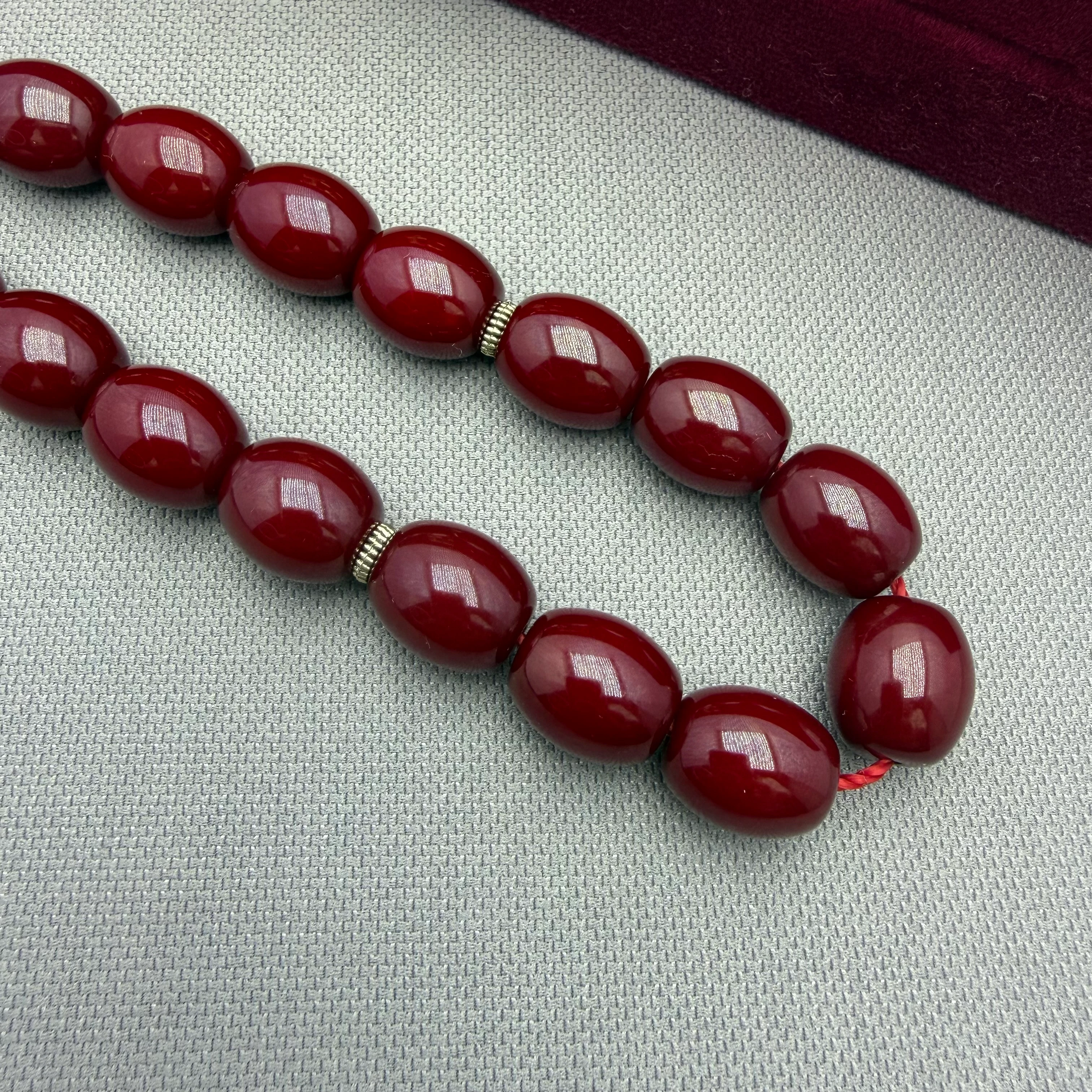 Zeyzun Usta İşçilikli Kapsül Kesim Bordo Efe Maskot Sıkma Kehribar Tespih