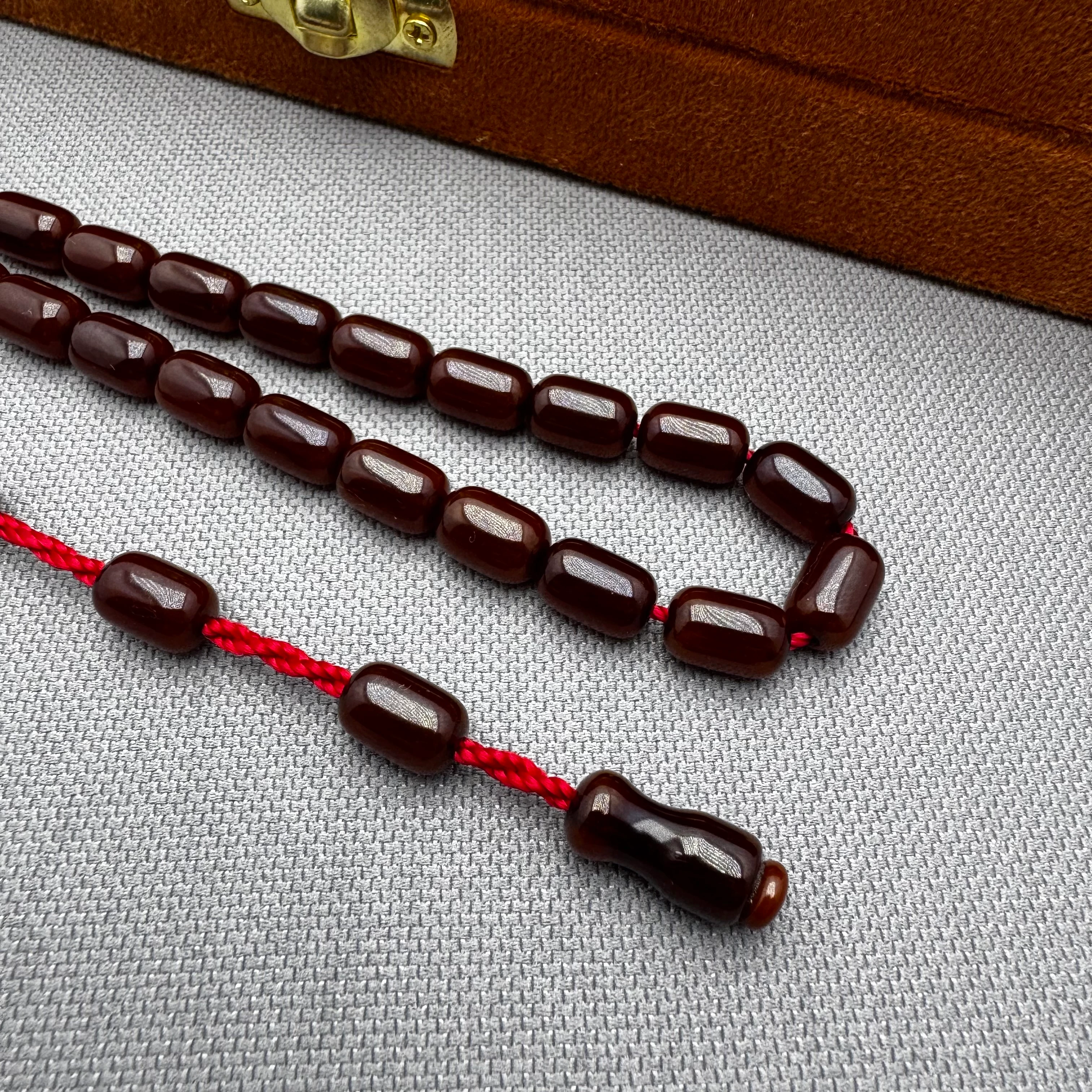 Kahverengi Buğulu Dik Damarlı Sıkma Kehribar Tespih