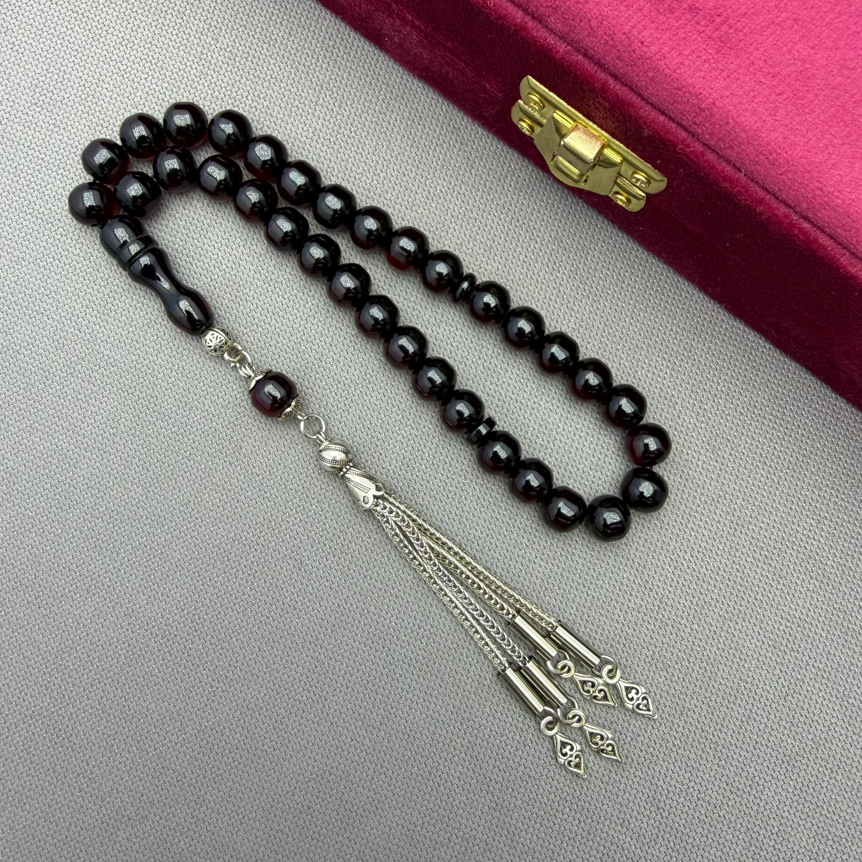 Alpaka Püsküllü Koyu vişne Renk Tekerlek Kesim Sıkma Kehribar Tespih