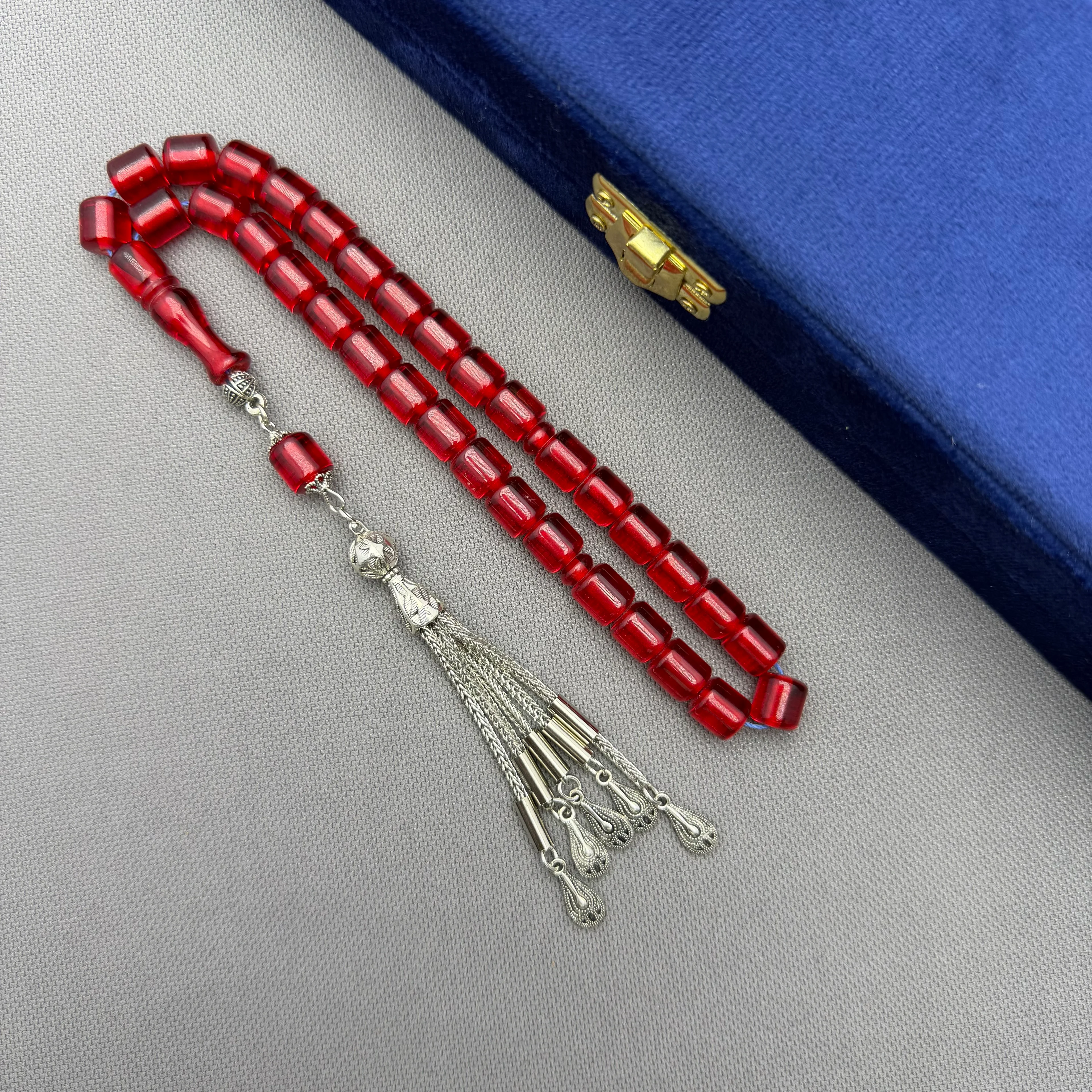 Alpaka Püsküllü Beş Sallantılı Kırmızı Kapsül Kesim Ateş Kehribar Tespih