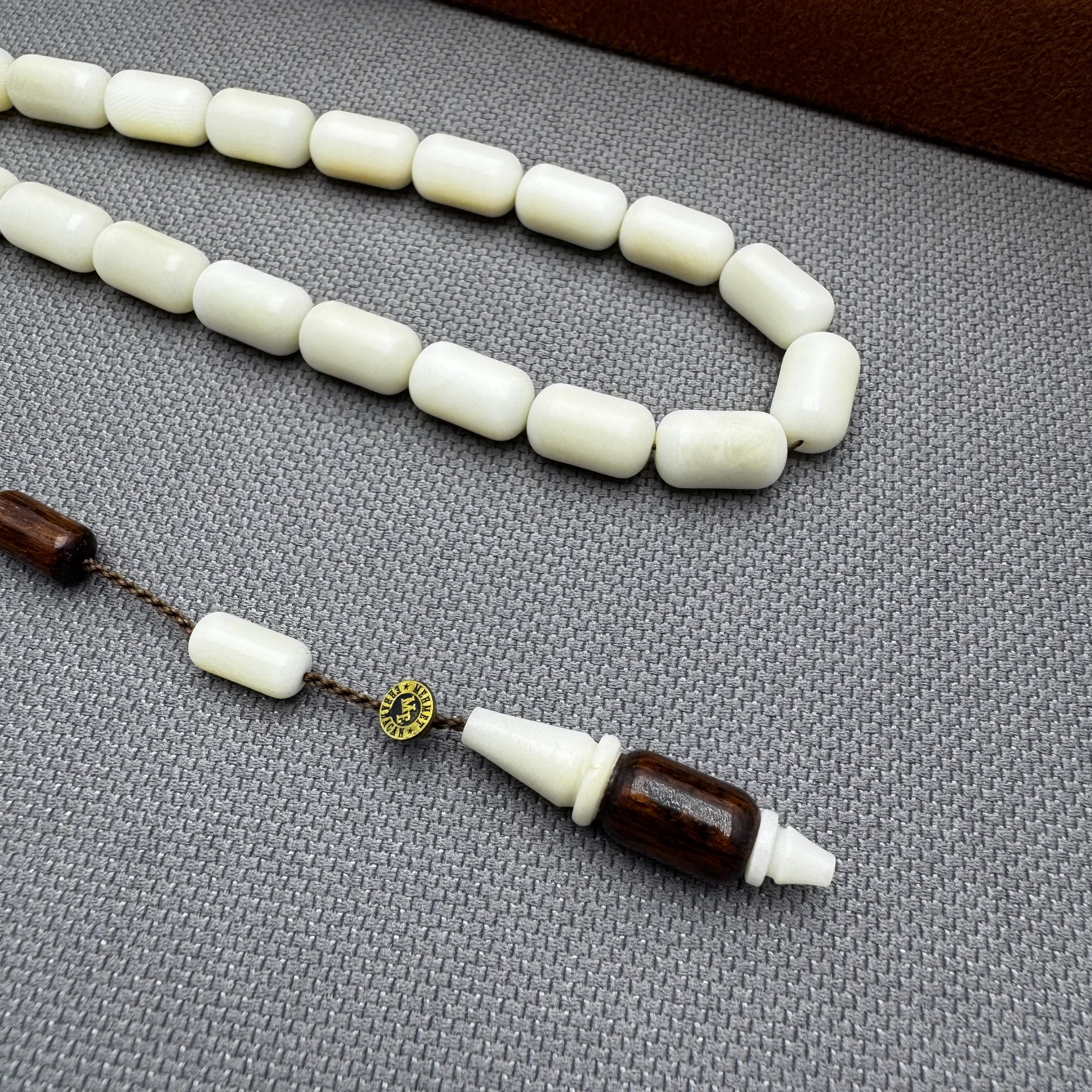 Mehmet ERBABACAN Usta İşçilikli Yılan Ağacı Halkalı İmame Detaylı Narçıl Tespih