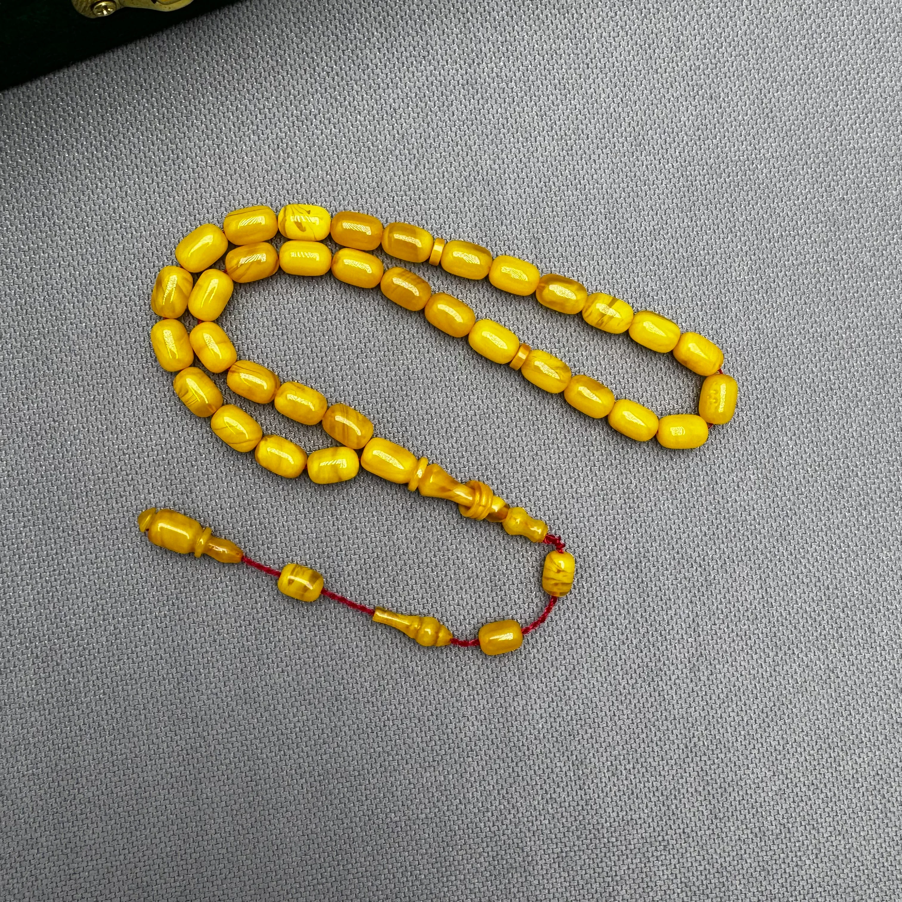 Salih ŞİRİN Usta İşçilikli Bilek Boy Sarı Yoğun Hareli Özel Hamur Halkalı İmame Sıkma Kehribar Tespih