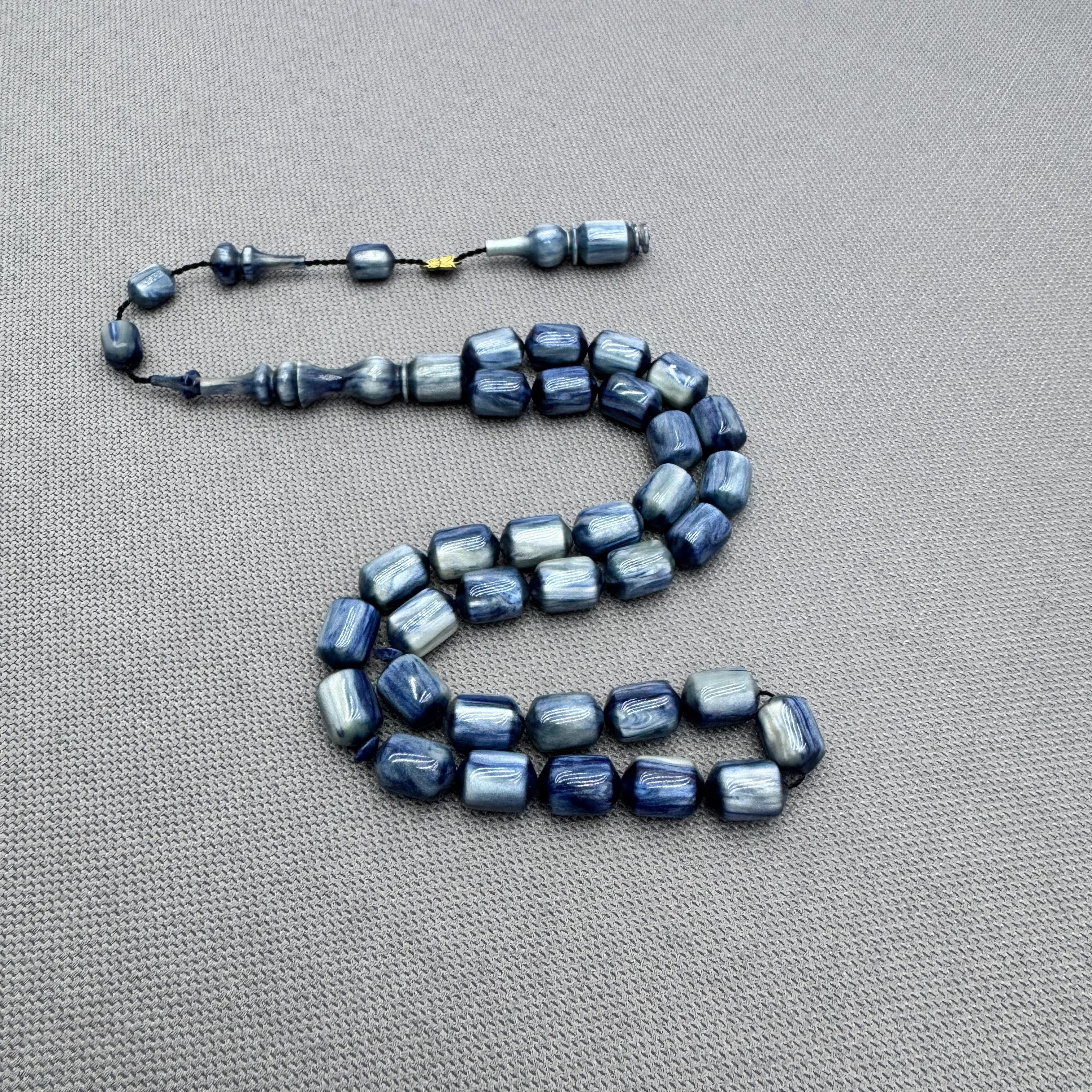 Emine REŞVANİ Usta İşçilikli Yoğun Hareli Simli  Mavi Sıkma Kehribar Tespih