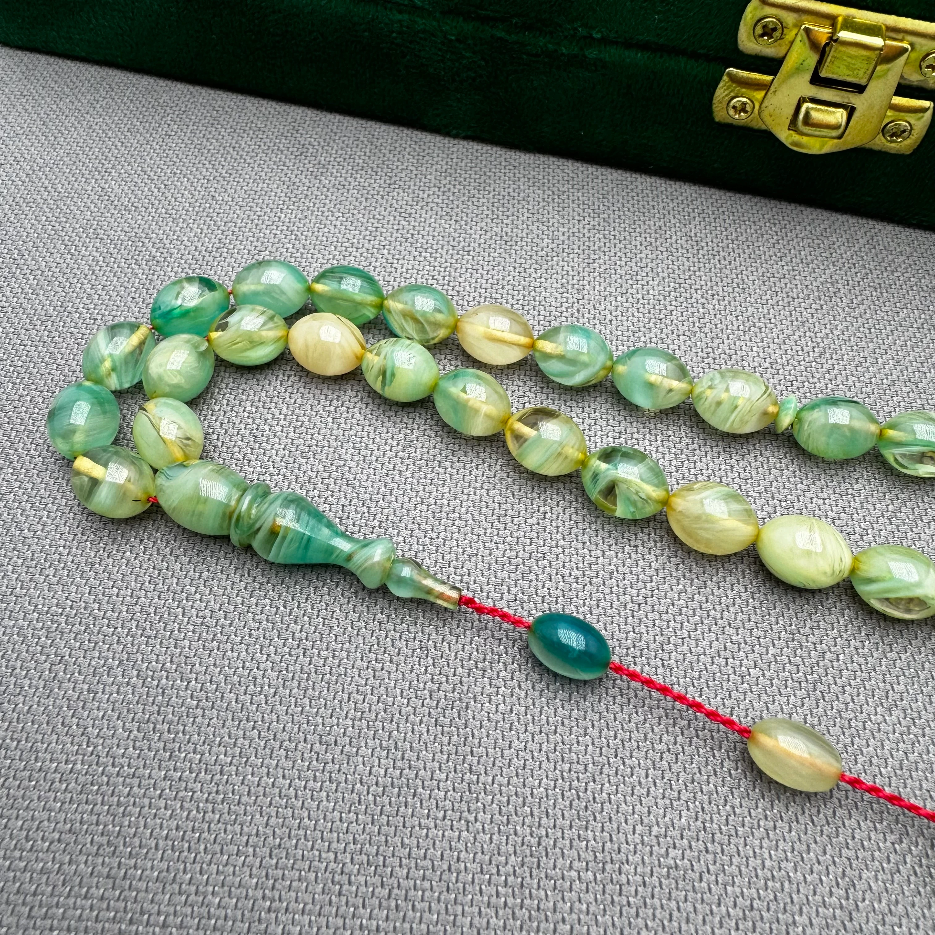 Ayhan TURAN Usta İşçilikli Yeşil Beyzi Kesim Yoğun Hareli Ateş Kehribar Tespih