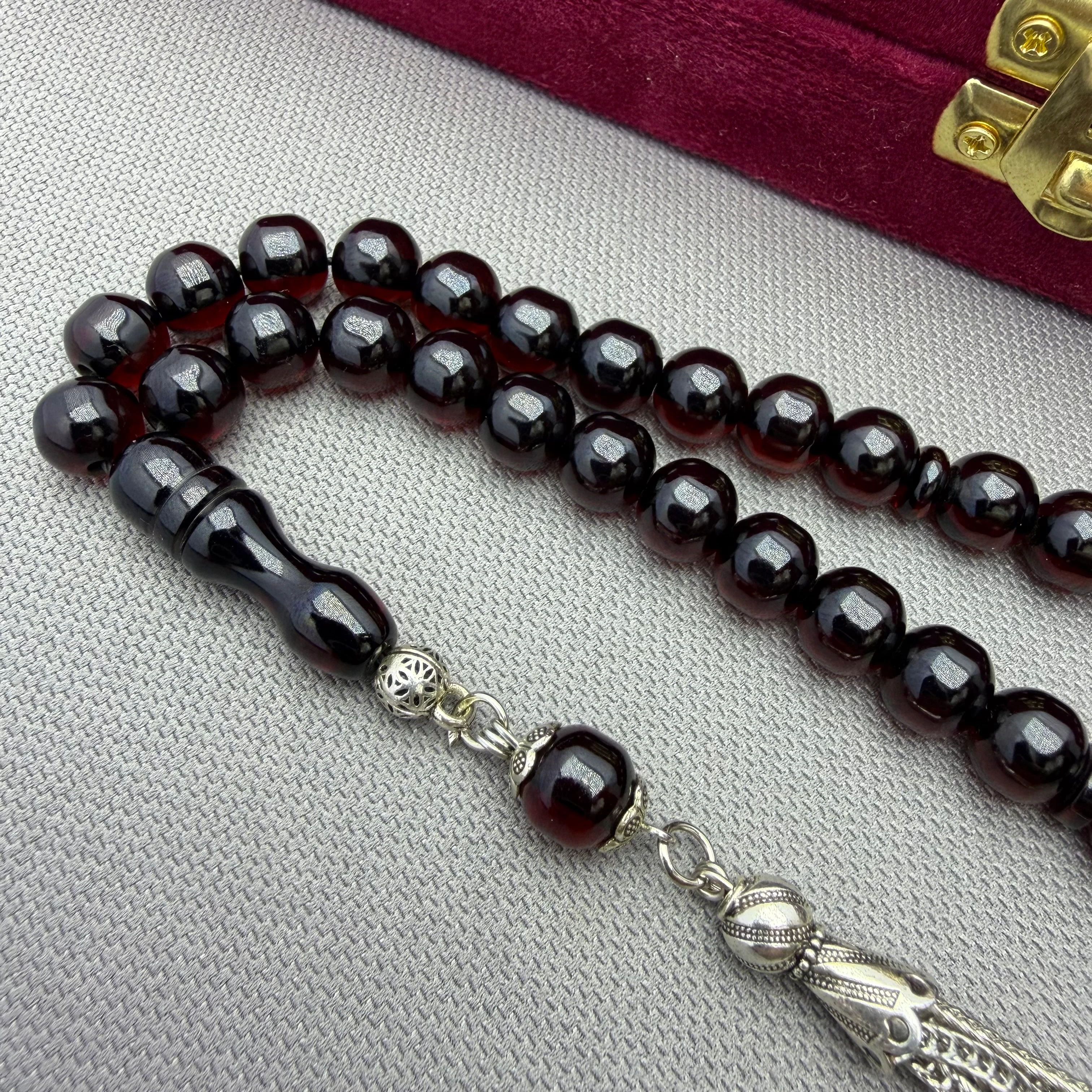 Alpaka Püsküllü Koyu vişne Renk Tekerlek Kesim Sıkma Kehribar Tespih