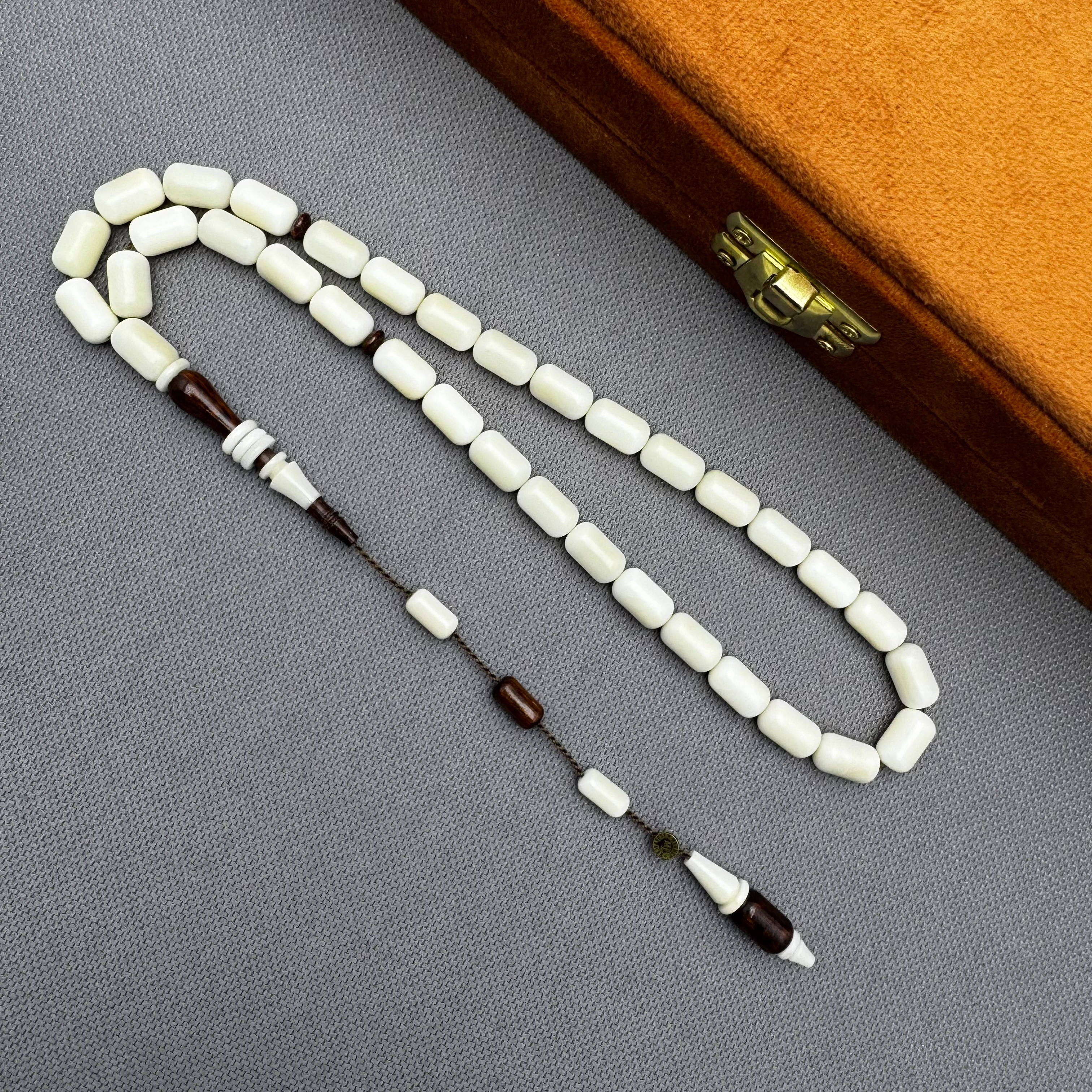 Mehmet ERBABACAN Usta İşçilikli Yılan Ağacı Halkalı İmame Detaylı Narçıl Tespih