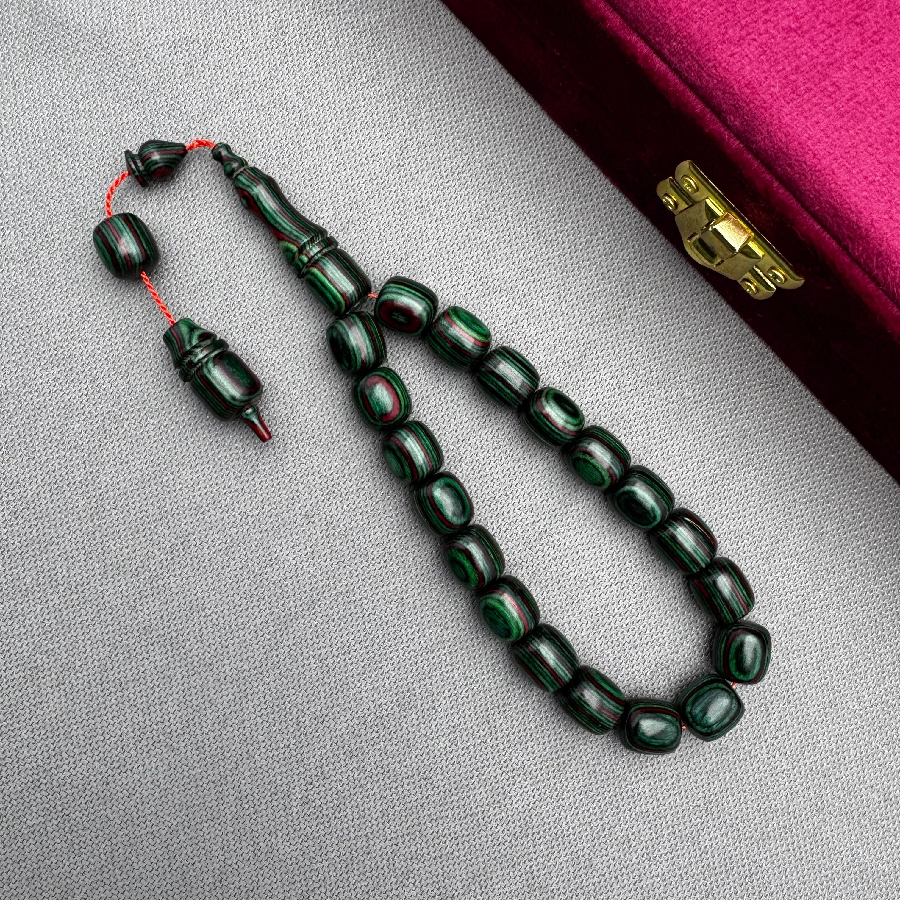 Salih ŞİRİN Usta İşçilikli Zümrüt Yeşili Ve Bordo Renk  Harika Çekim Sesine Sahip Kafur Ağacı Efe Maskot Tespih