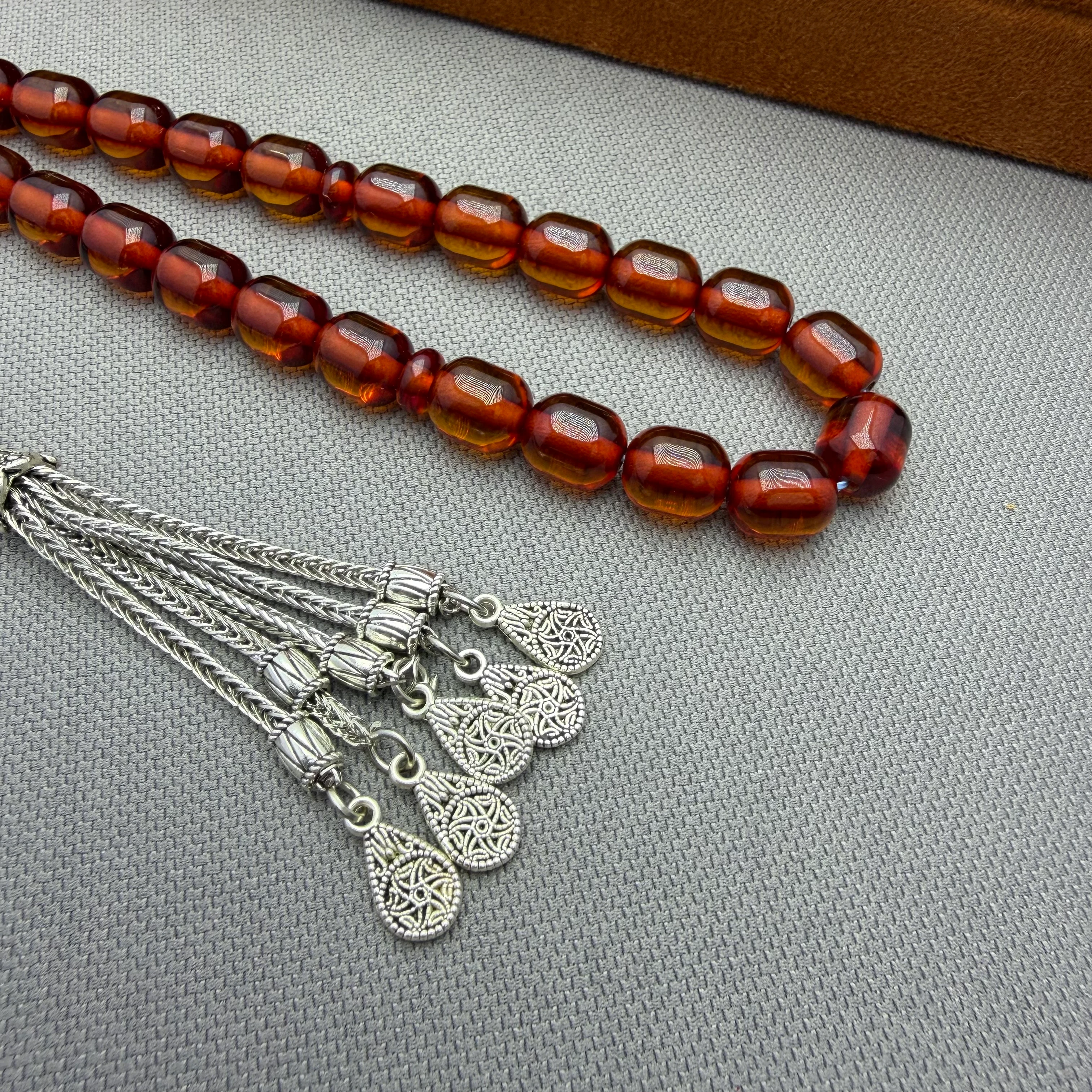 Beş Sallantılı Alpaka Püsküllü Bal Rengi Ateş Kehribar Tespih