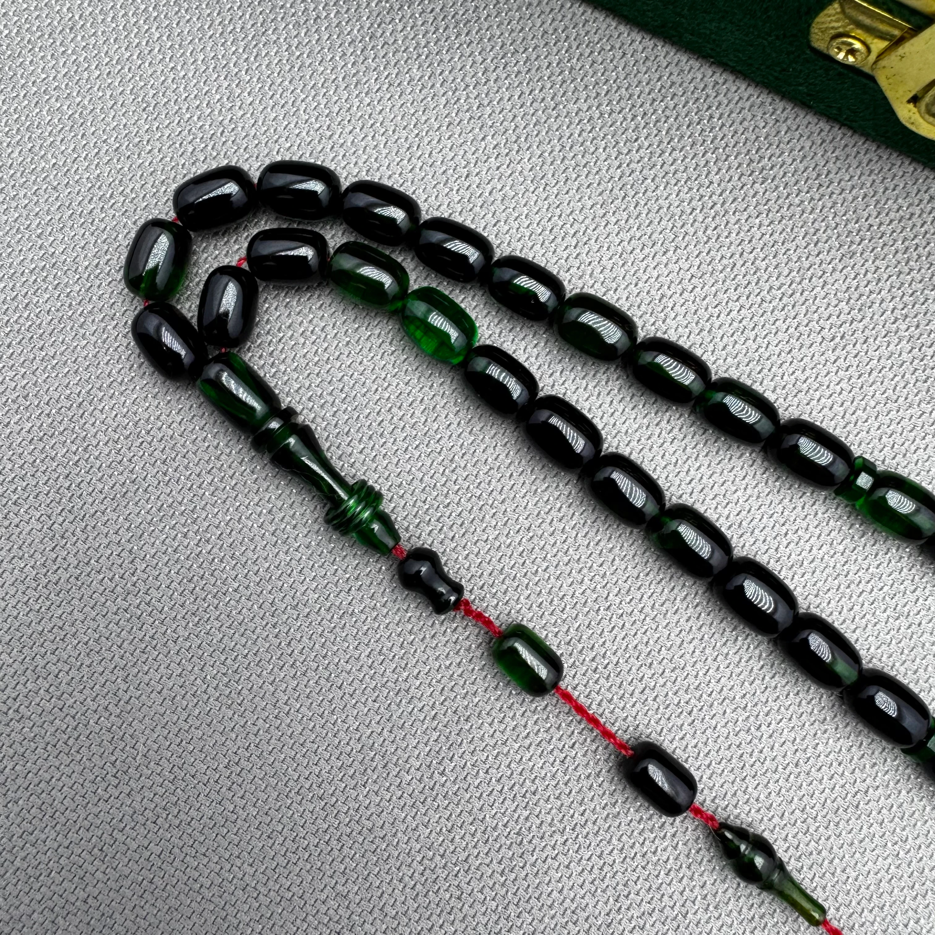 Salih ŞİRİN Usta İşçilikli Bilek Boy Halkalı İmame Yeşil Hareli Sıkma Kehribar Tespih