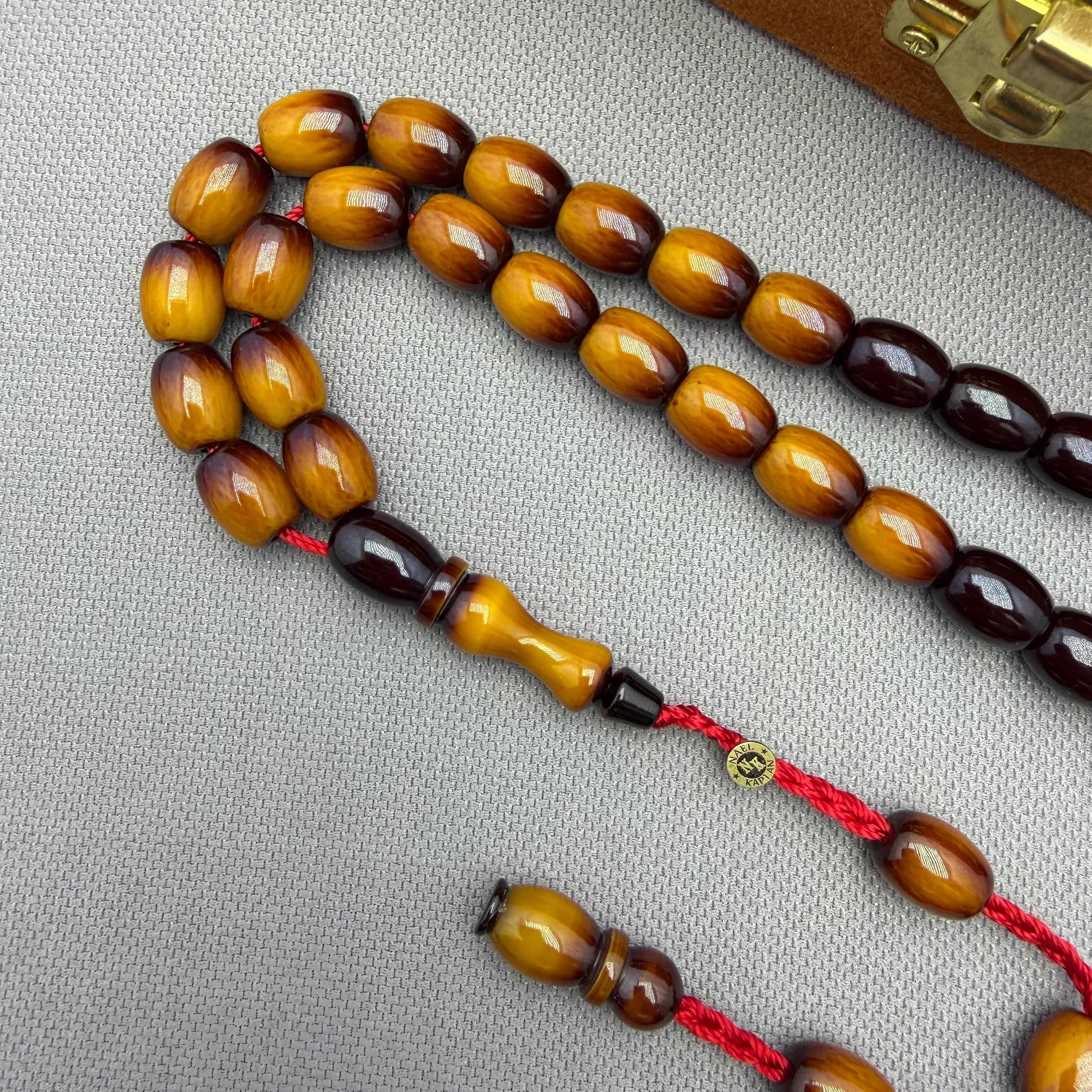 Nael KAPLAN Usta İşçilikli Havşa Delim Sürmeli Model Harika Çekim Kondisyonu Sıkma Kehribar Tespih