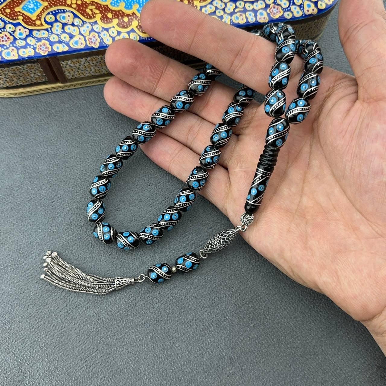 Türker KIZILELMA Usta İşçilikli 925 Ayar Gümüş Püsküllü Mavi Firuze İşlemeli Orjinal Oltu Taşı Tespih