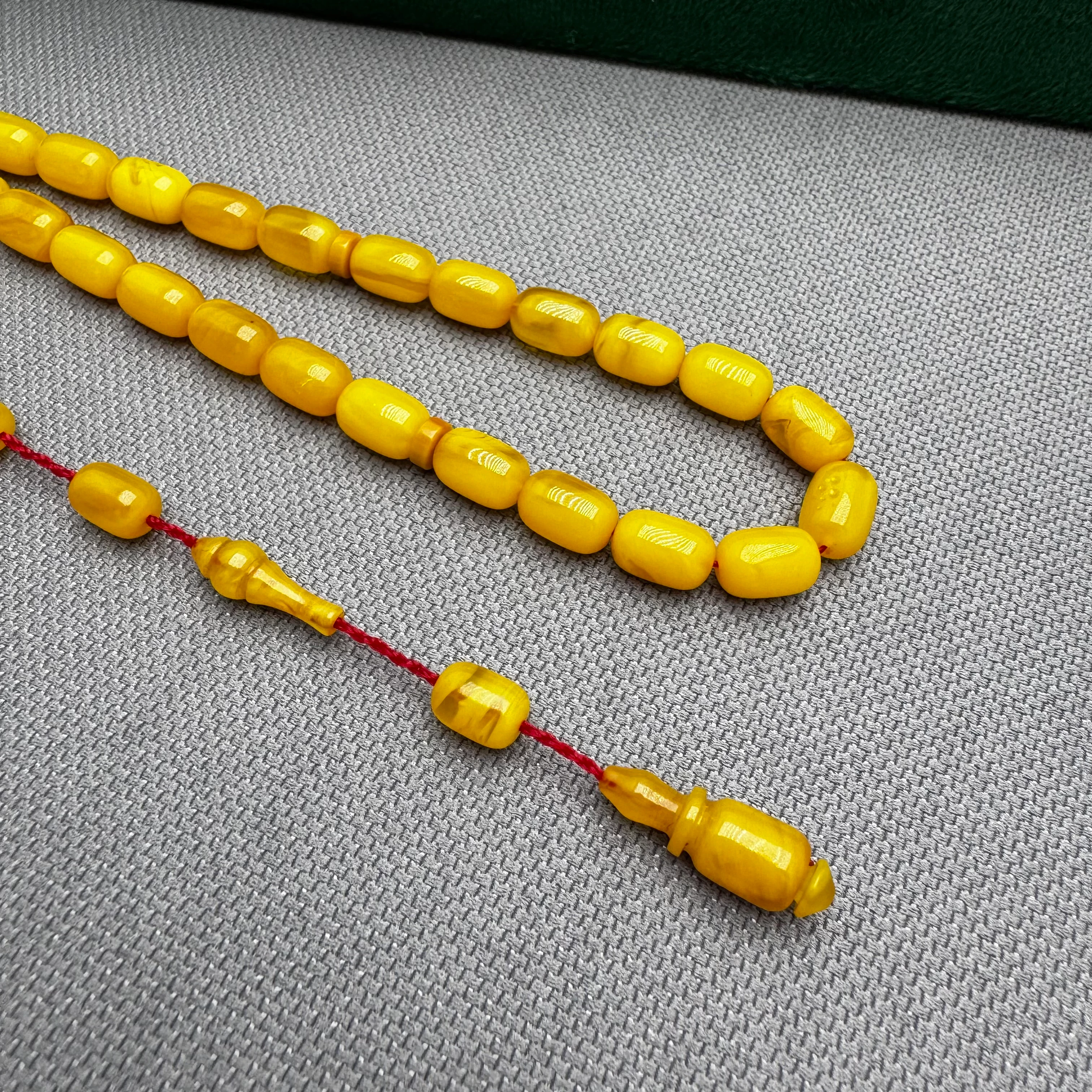 Salih ŞİRİN Usta İşçilikli Bilek Boy Sarı Yoğun Hareli Özel Hamur Halkalı İmame Sıkma Kehribar Tespih