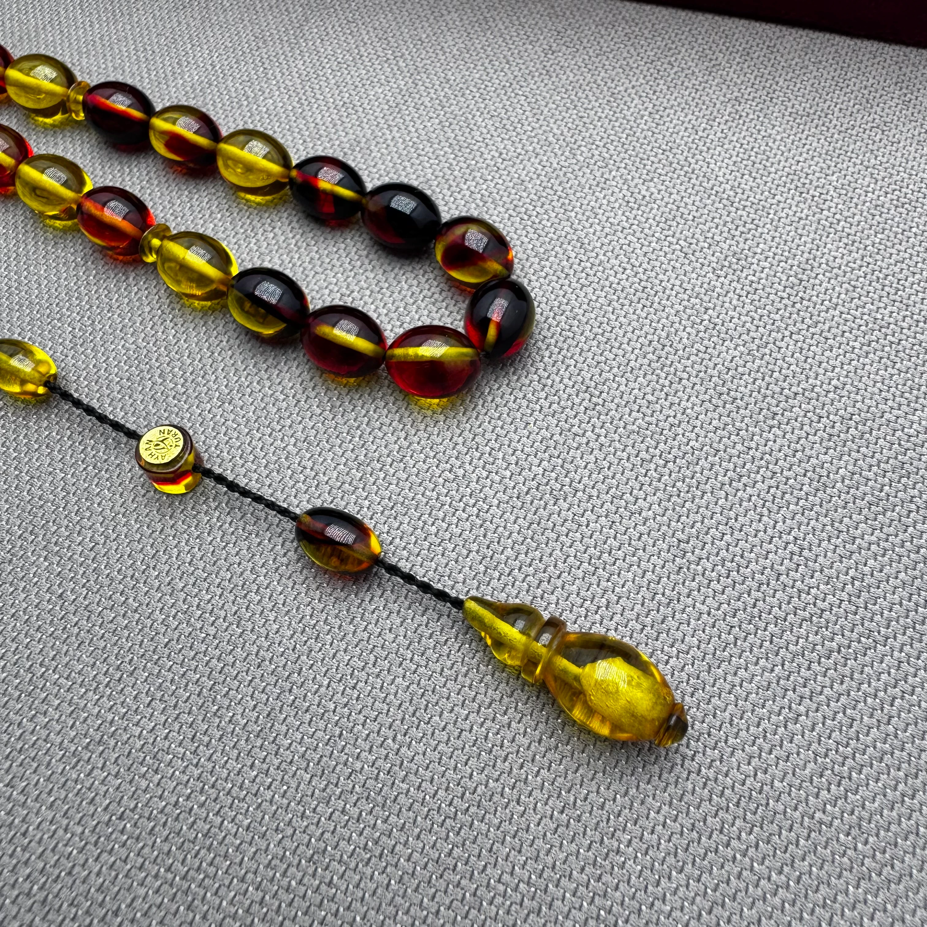 Ayhan TURAN Usta İşçilikli Yoğun Hareli Sarı Kırmızı Renk Süzmeli Beyzi Kesim Ateş Kehribar Tespih