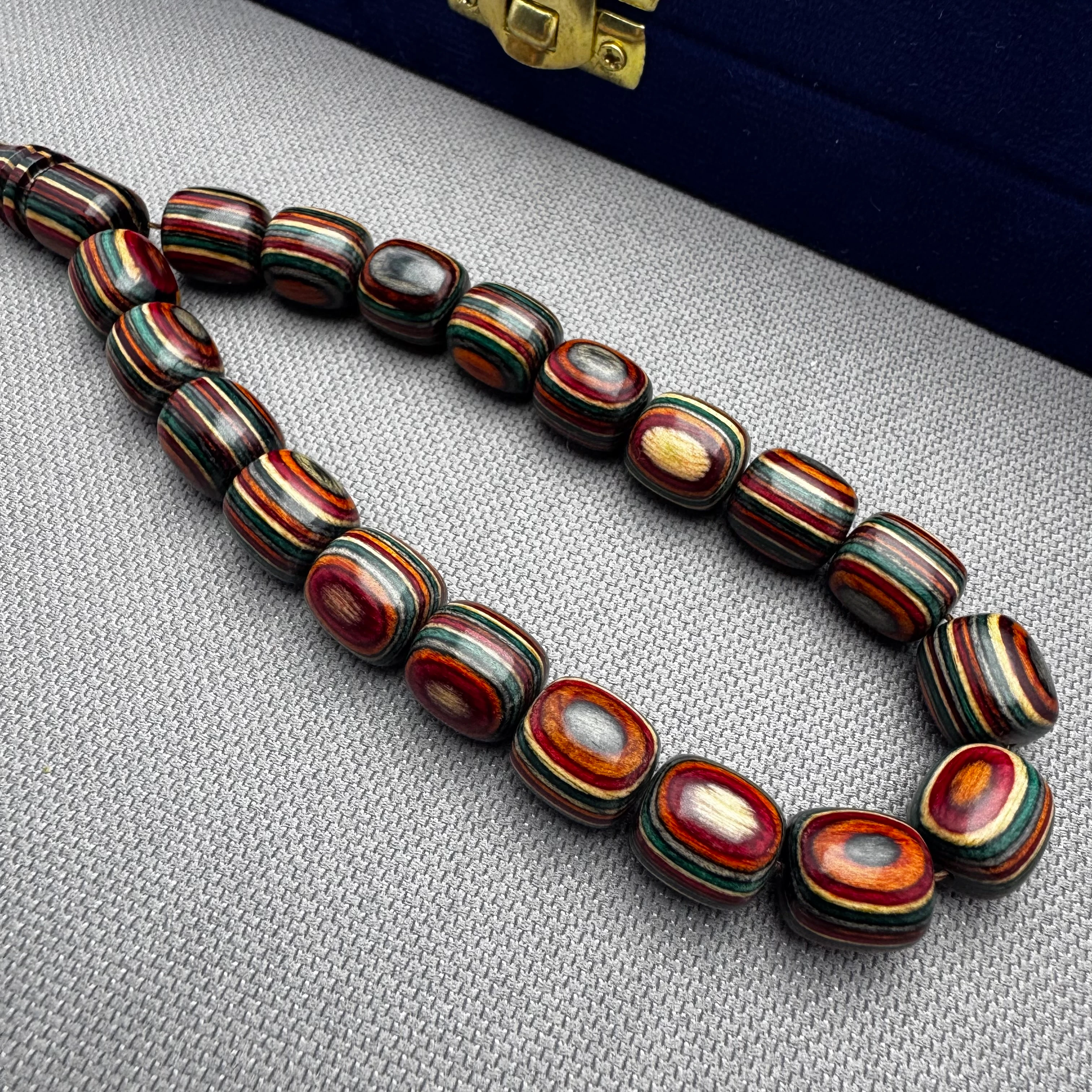 Salih ŞİRİN Usta İşçilikli Bordo Yeşil ve Krem Renk Harika Çekim Sesine Sahip Kafur Ağacı Efe Maskot Tespih