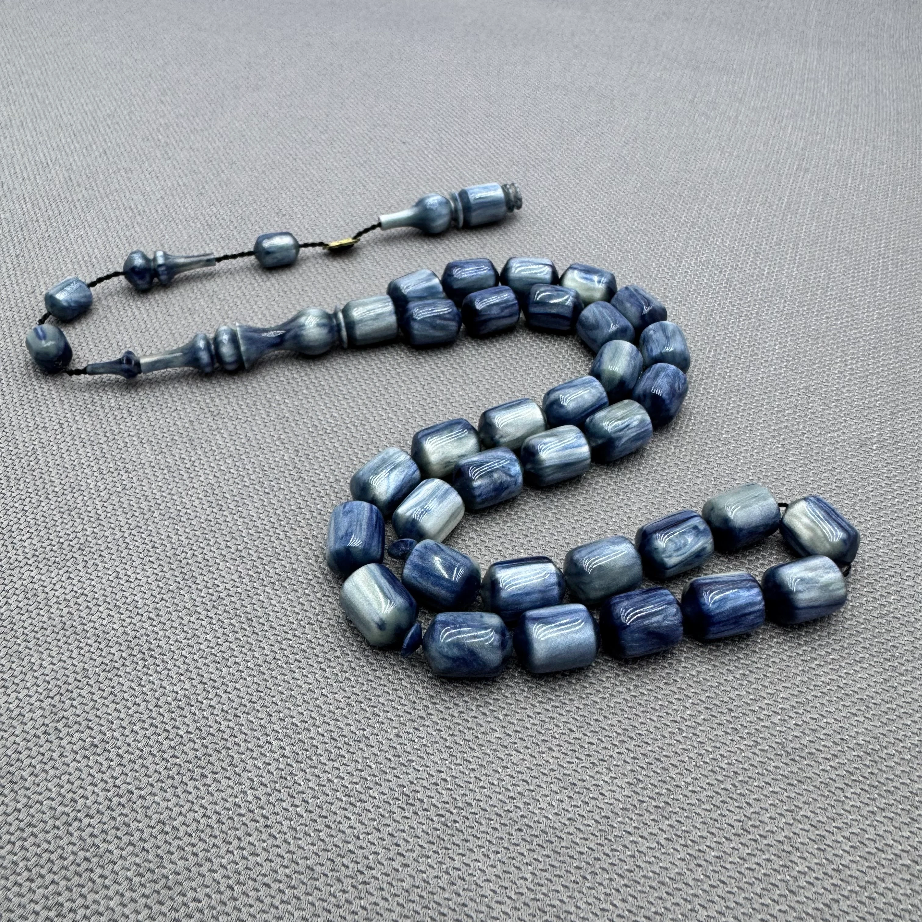 Emine REŞVANİ Usta İşçilikli Yoğun Hareli Simli  Mavi Sıkma Kehribar Tespih