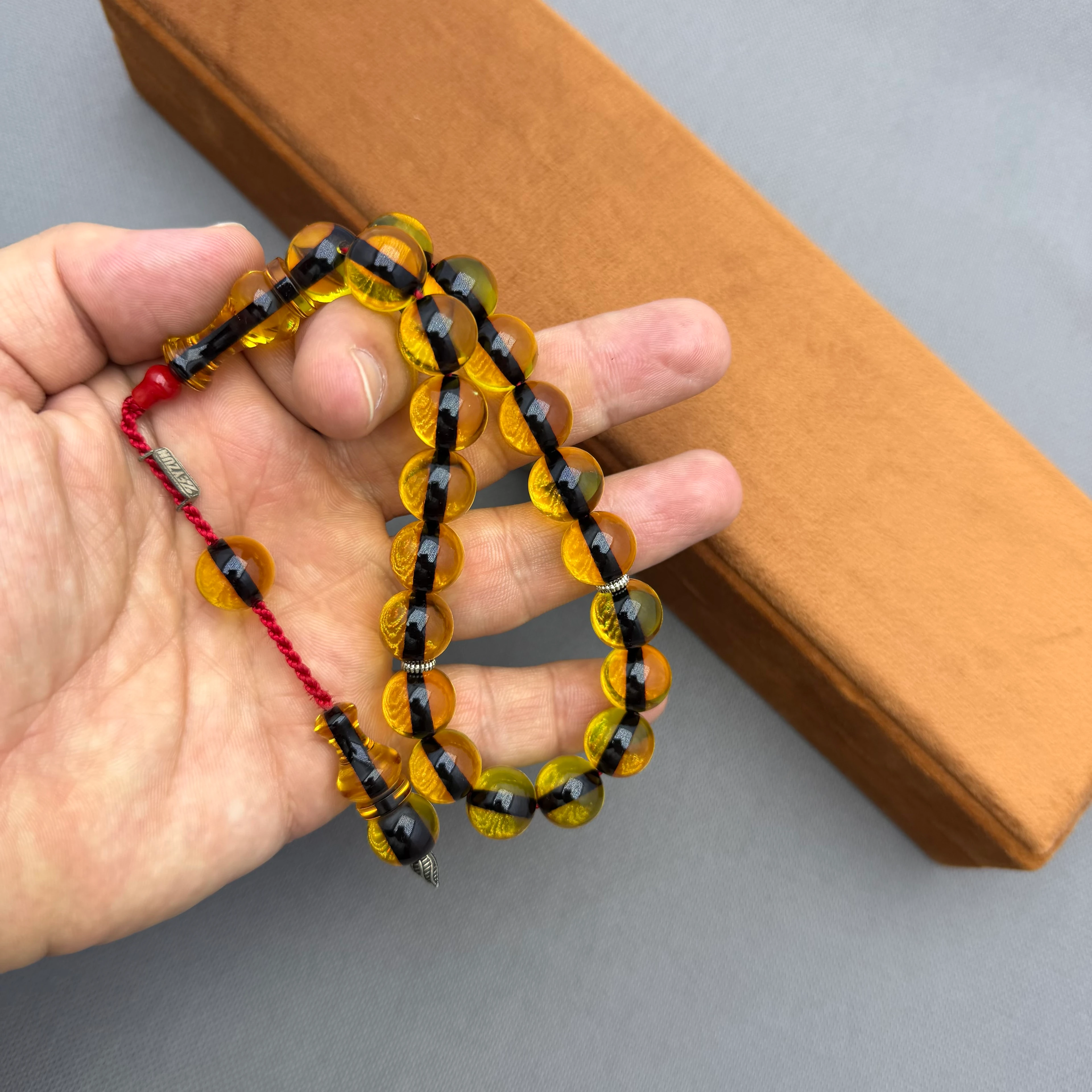 Zeyzun Usta İşçilikli Bal Rengi Küre Kesim Sıkma Kehribar Tespih