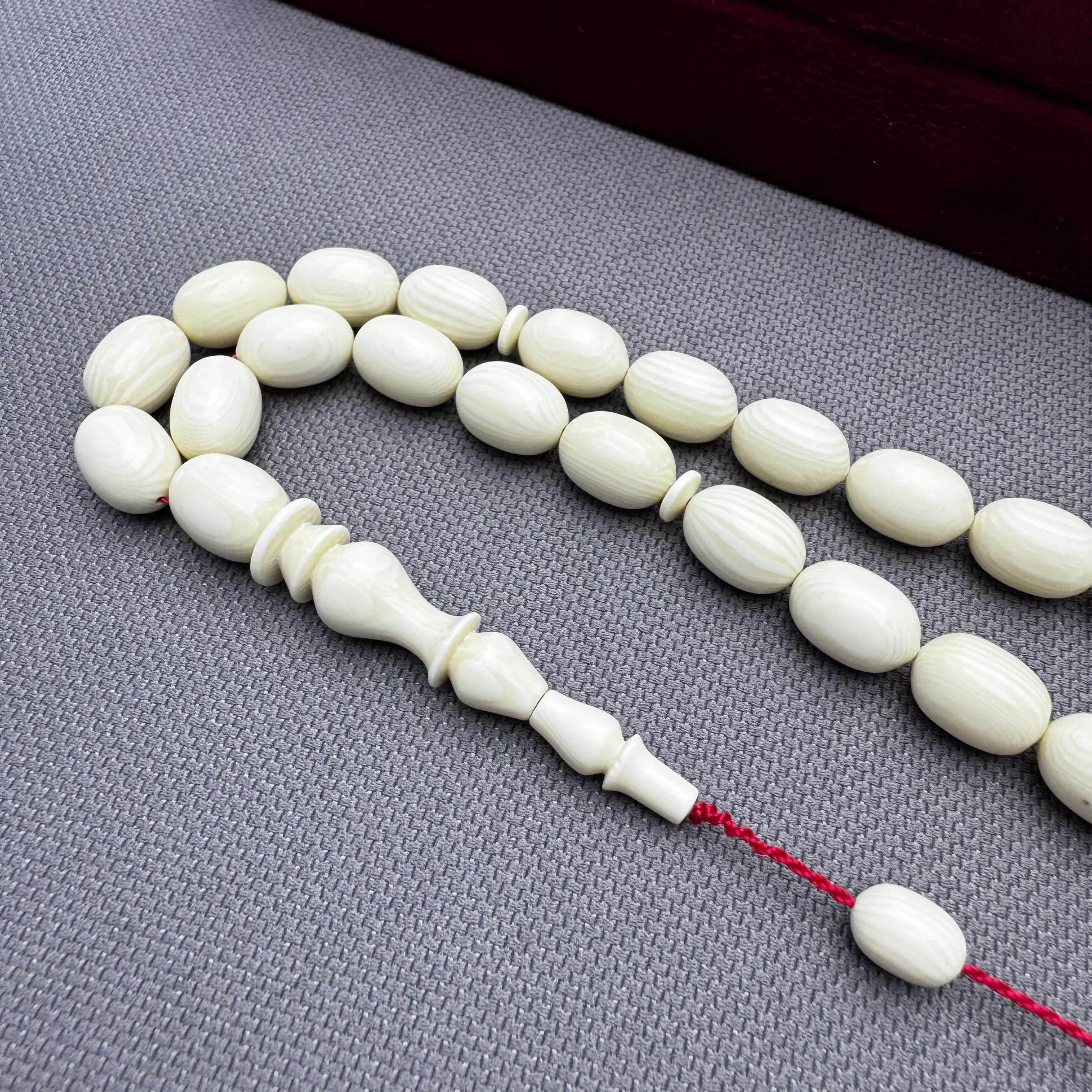 Muhammed ERDEN Usta İşçilikli Harika Dokulu Damarlı Bitkisel Fildişi Tespih