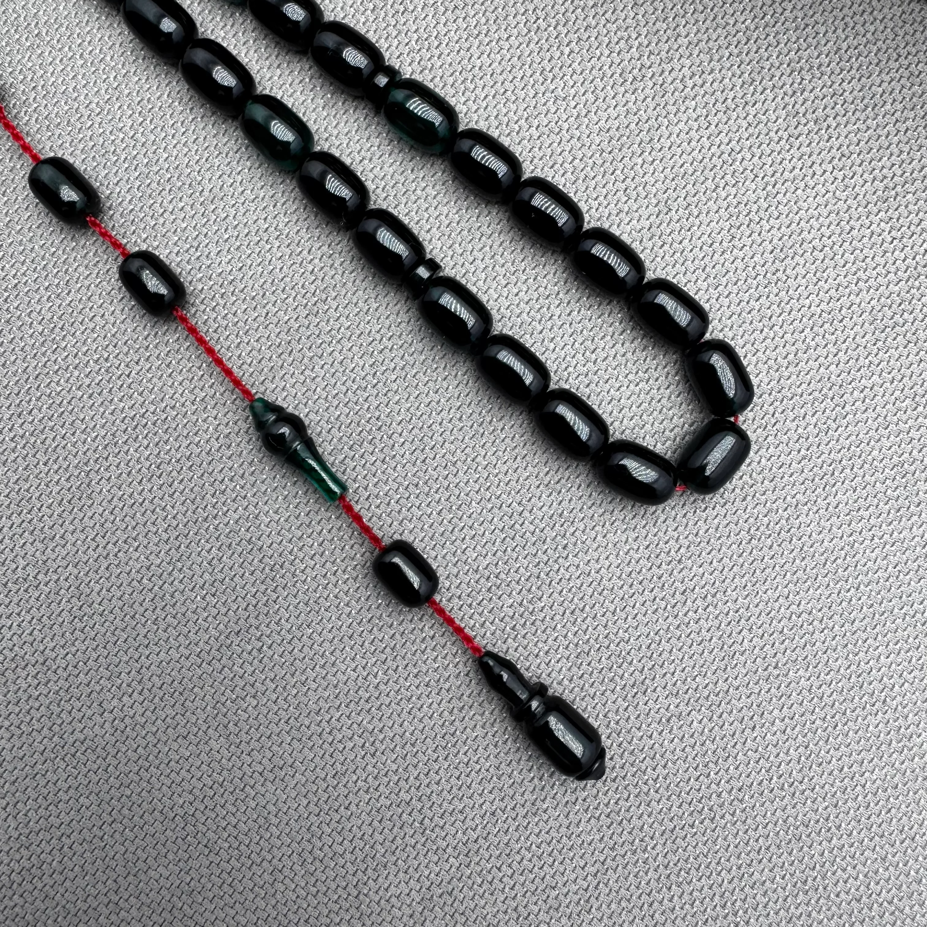 Salih ŞİRİN Usta İşçilikli Bilek Boy Halkalı İmame Petrol Rengi Sıkma Kehribar Tespih