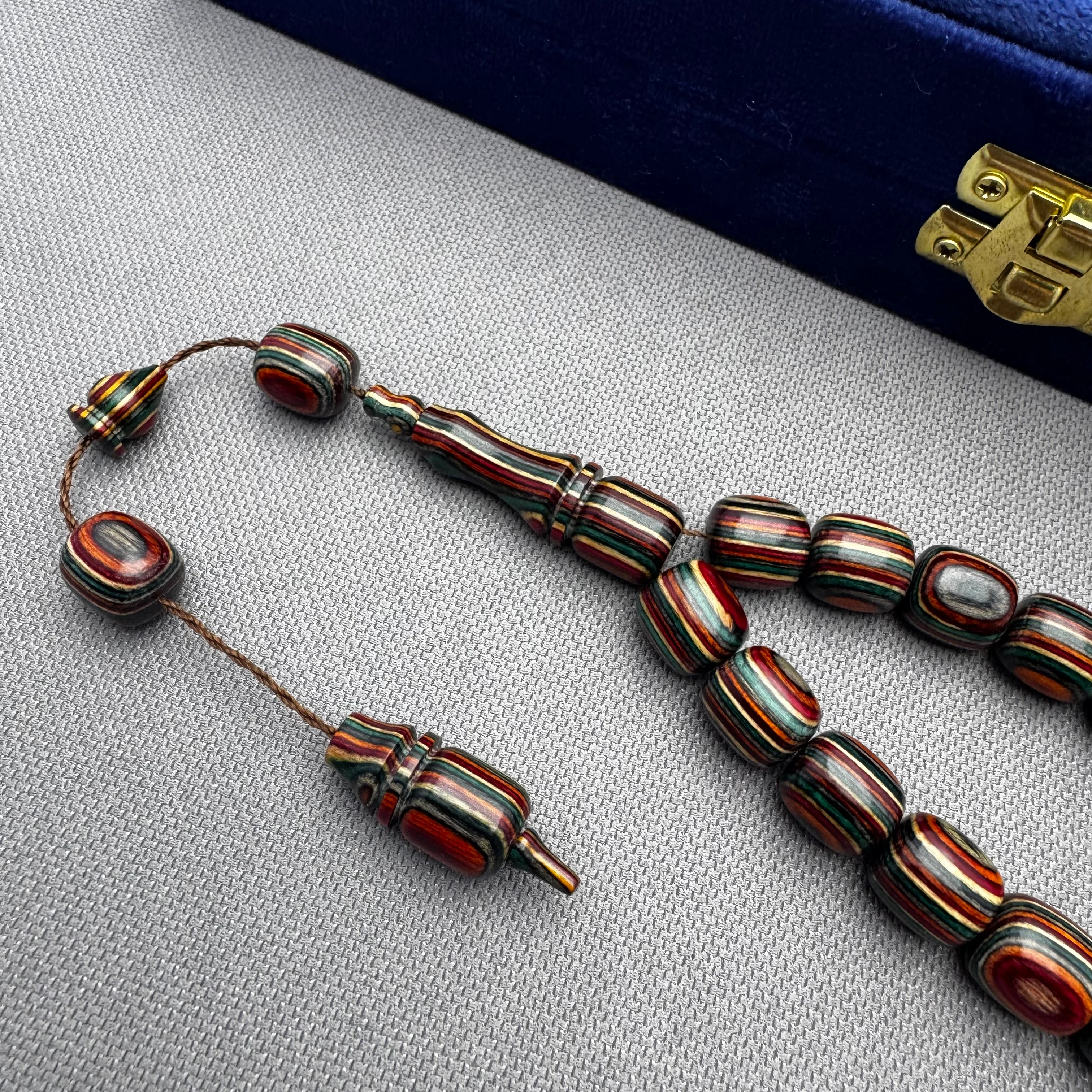 Salih ŞİRİN Usta İşçilikli Bordo Yeşil ve Krem Renk Harika Çekim Sesine Sahip Kafur Ağacı Efe Maskot Tespih