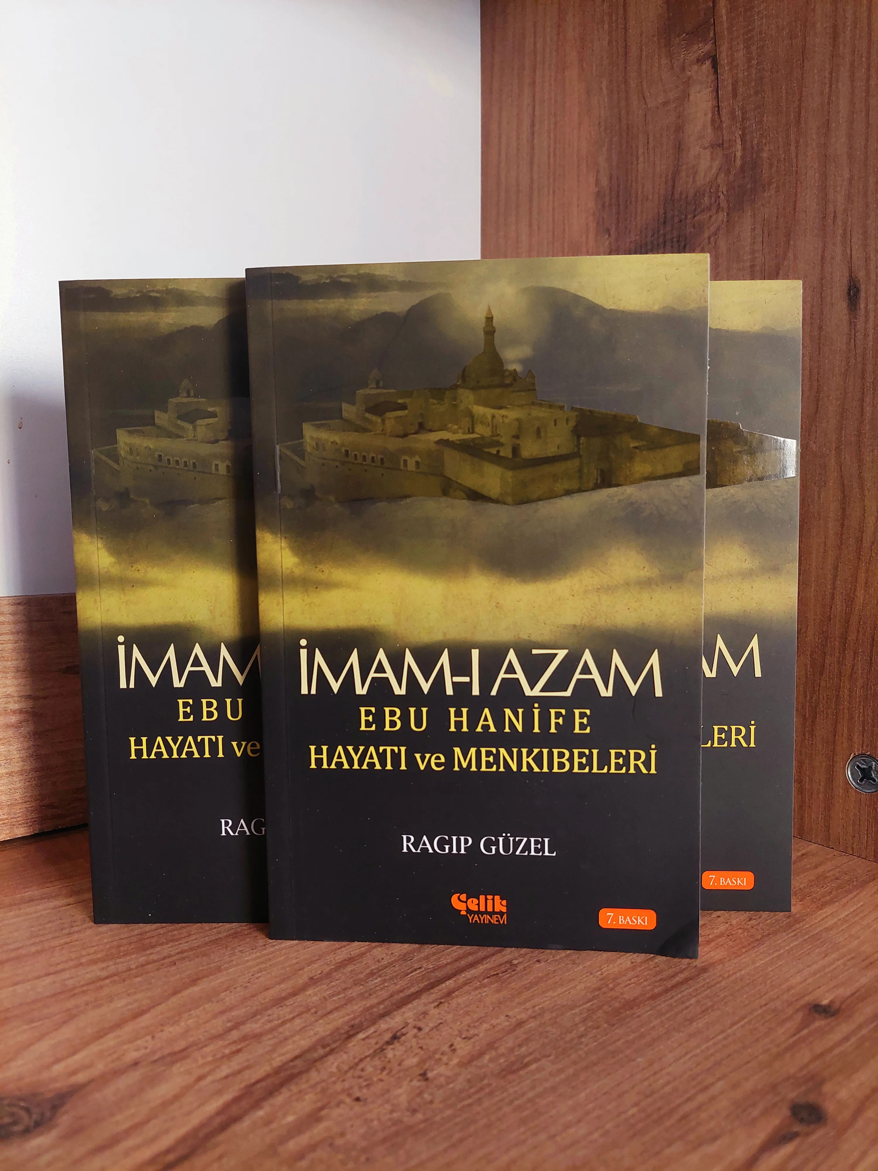 İmam- ı Azam Ebu Hanife Hayatı ve Menkıbeleri